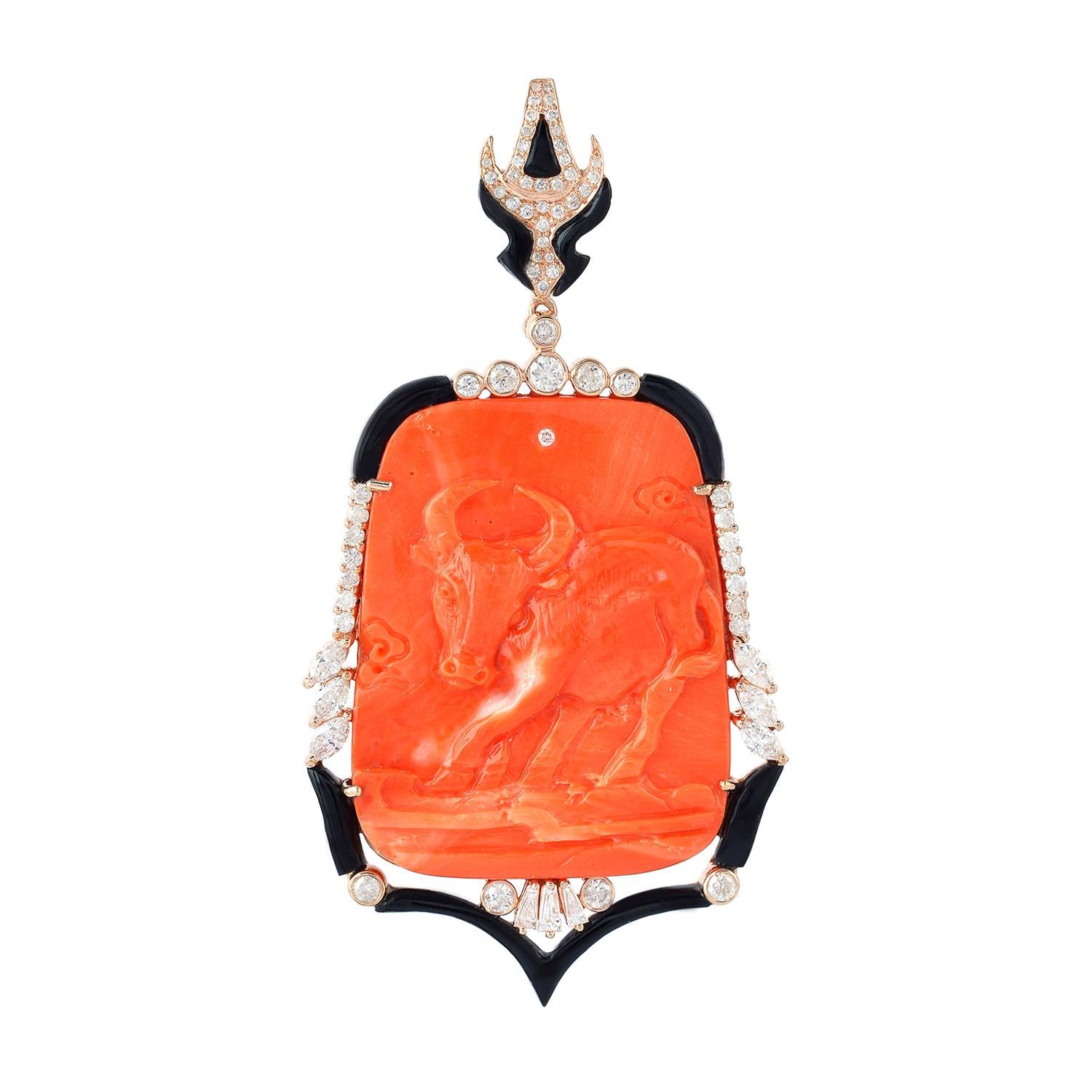 Mixed Cut 40.11 Carat Carved Coral Onyx Diamond 18 Karat Gold Pendant Necklace For Sale