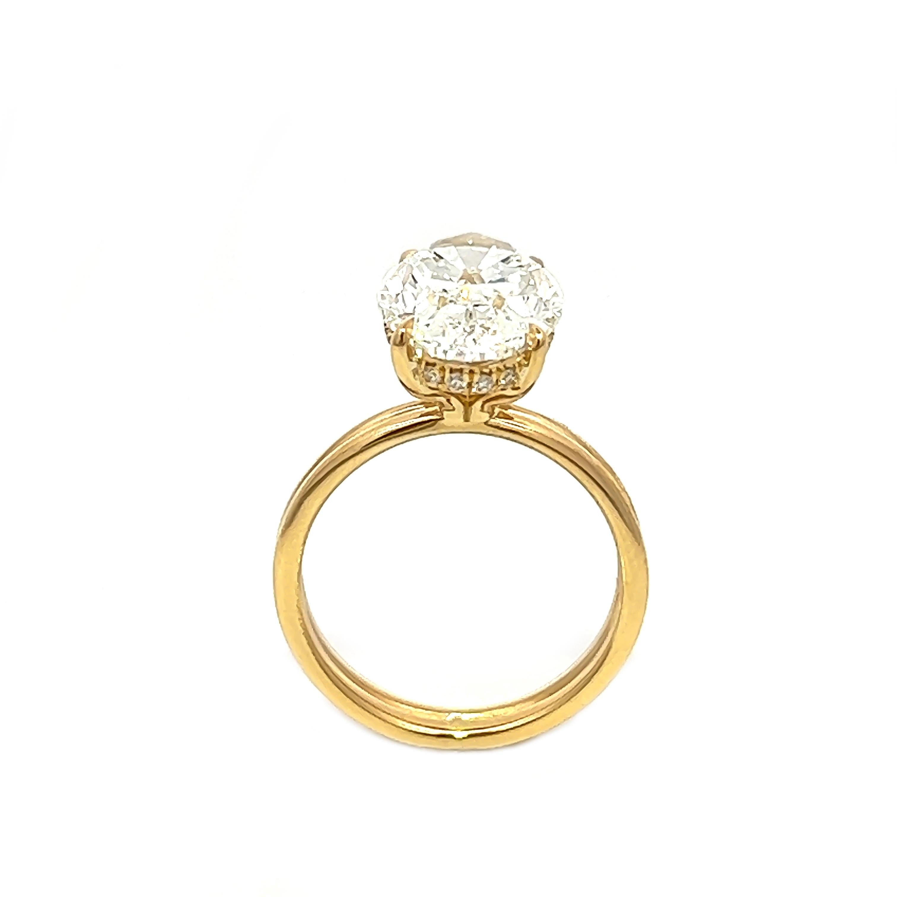 4.01CT GIA Cert Natural Oval Engagement Diamond Ring Set in 18K Yellow Gold In New Condition In New York, NY