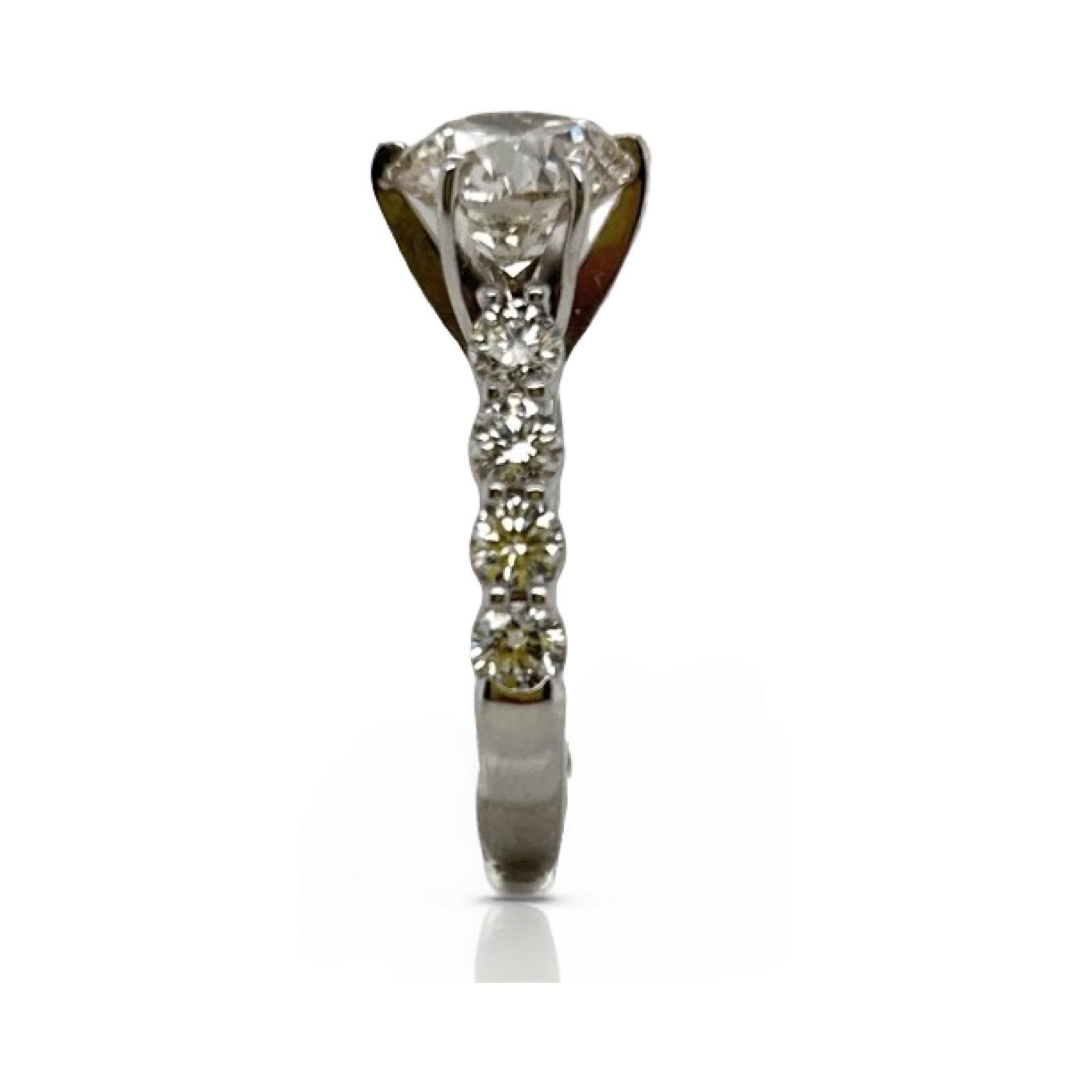Round Cut 4.01ct Natural Diamond Ring GIA Certified Size 8 With Diamonds on Side For Sale