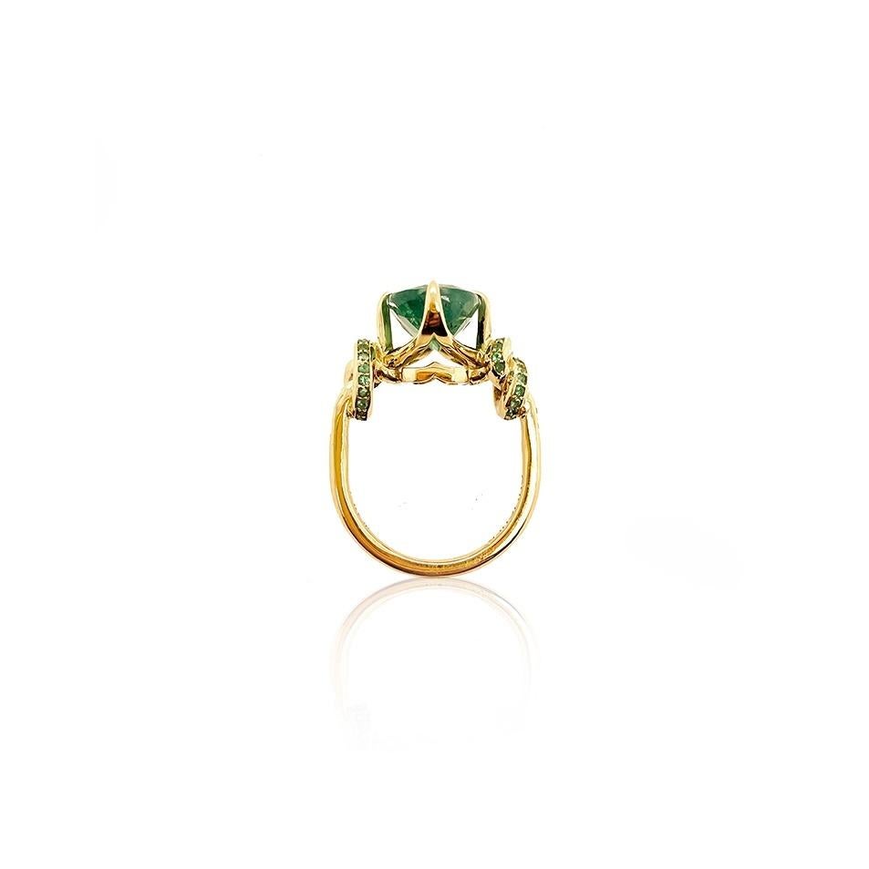 Artisan 4.01ct Oval Cut Emerald Forget Me Knot ring with Emeralds in 18ct yellow gold For Sale