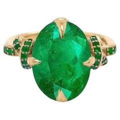 Bague Forget Me Knot avec émeraudes en or jaune 18 carats, taille ovale 4,01 carats