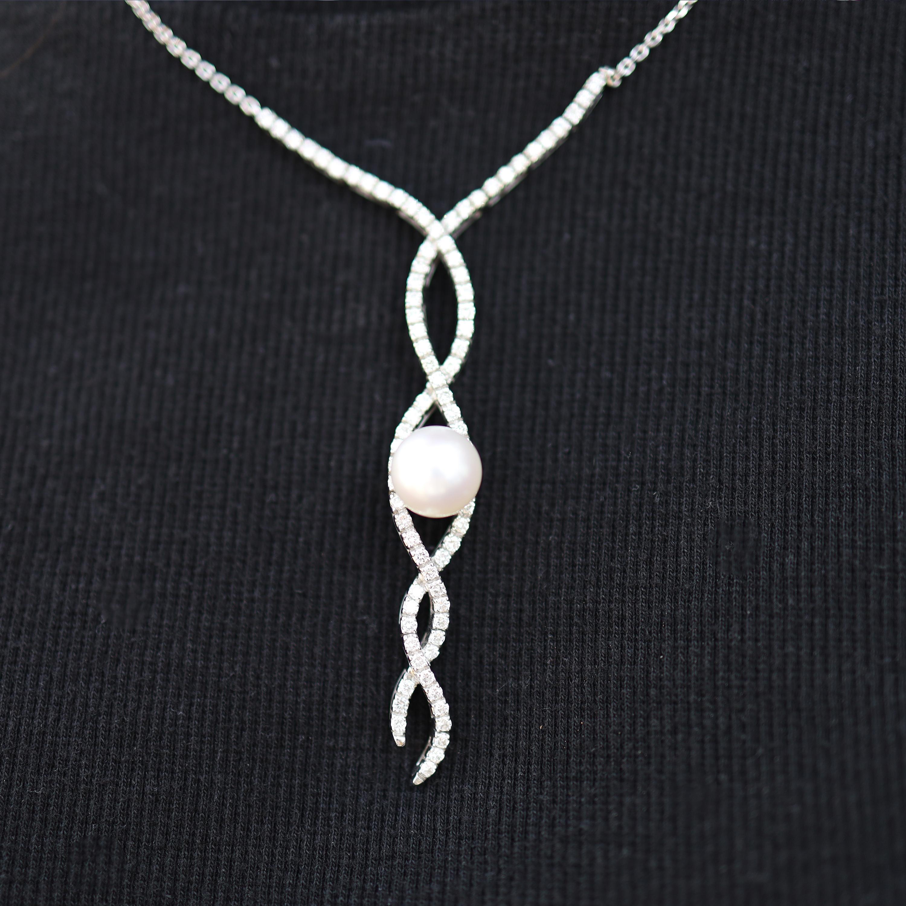 4.01 Karat Diamond 18 Karat White Gold Pearl Necklace For Sale 1