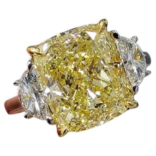 4.02 Carat Cushion Diamond Ring Fancy Yellow 14K Gold Rare Fancy-Color Splendour For Sale