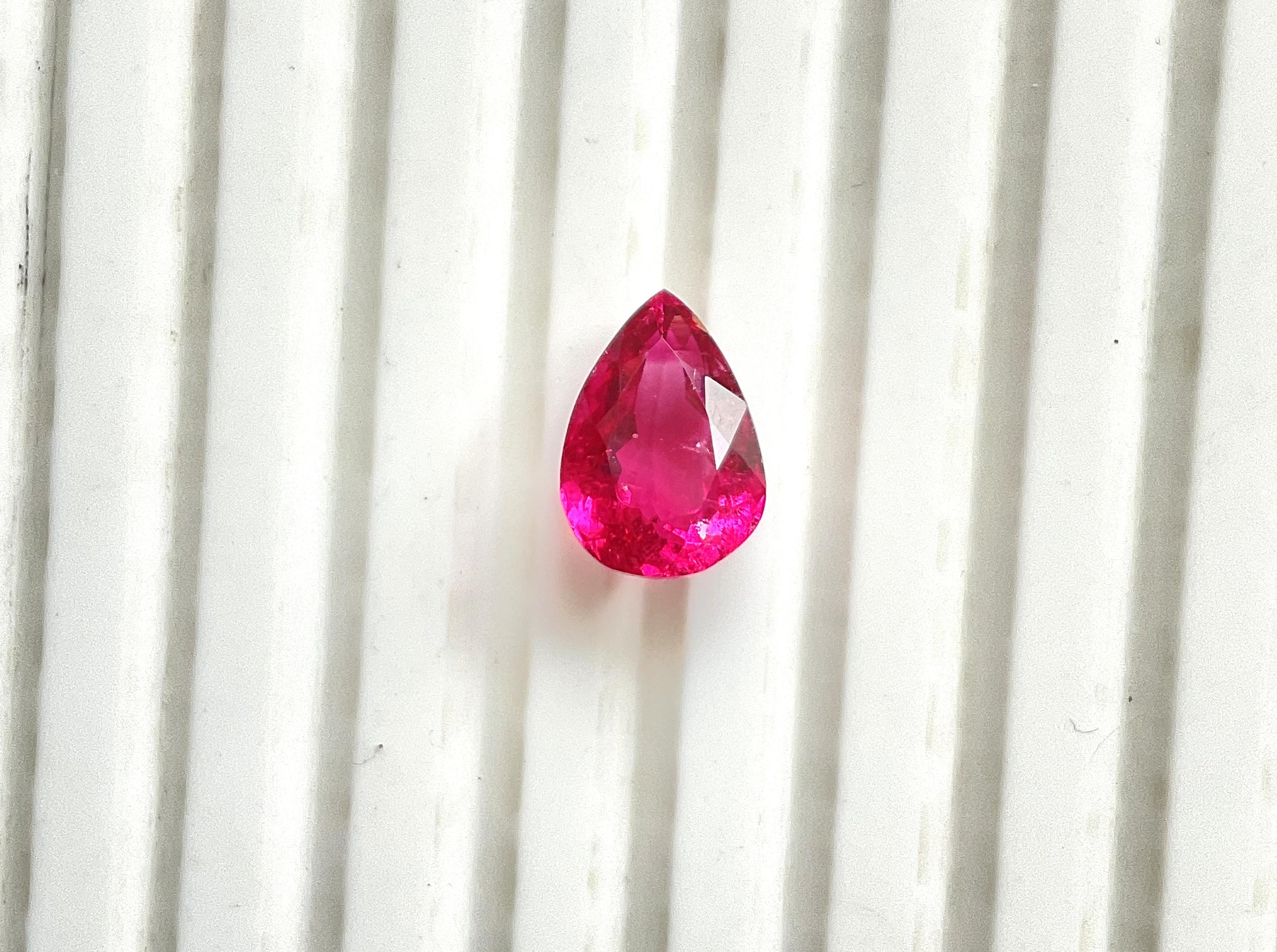 Pear Cut 4.02 Carat Hot Pink Rubellite Tourmaline pear cut stone fine jewelry Natural Gem For Sale