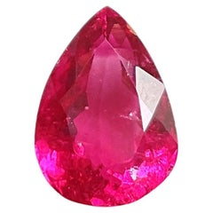 Pierre précieuse naturelle rose vif tourmaline rubellite tourmaline taille poire 4,02 carats