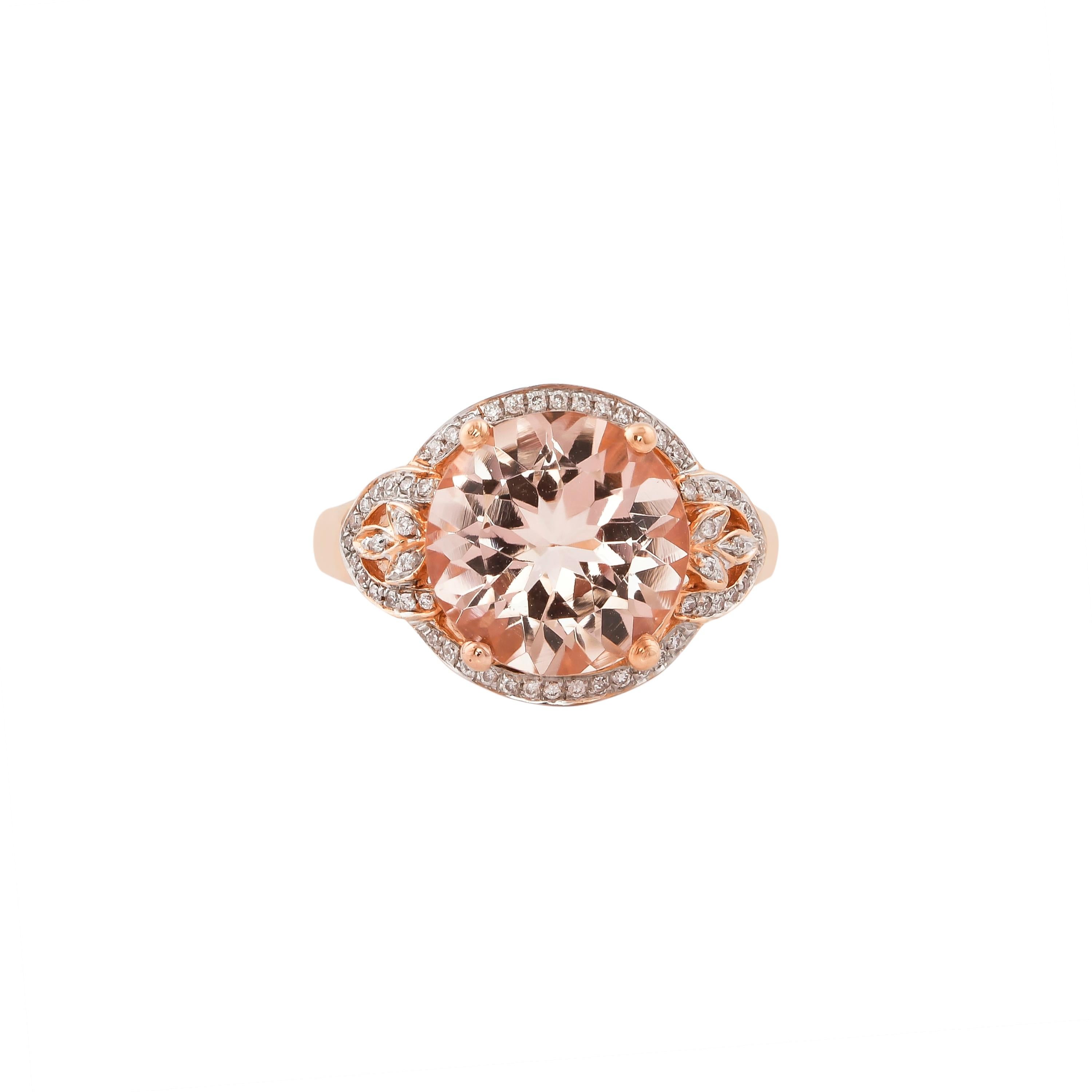 Contemporary 4.02 Carat Morganite and Diamond Ring in 18 Karat Rose Gold For Sale