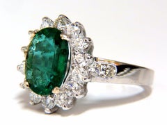 4.02 Carat Nature Emerald Oval Diamond Cocktail Halo Ring 18 Karat G/Vs*