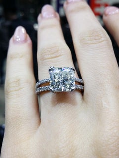 3.50 Carat Radiant Cut Diamond Ring in Platinum