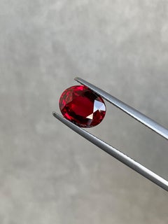 4,02 Karat Roter Saphir im Ovalschliff