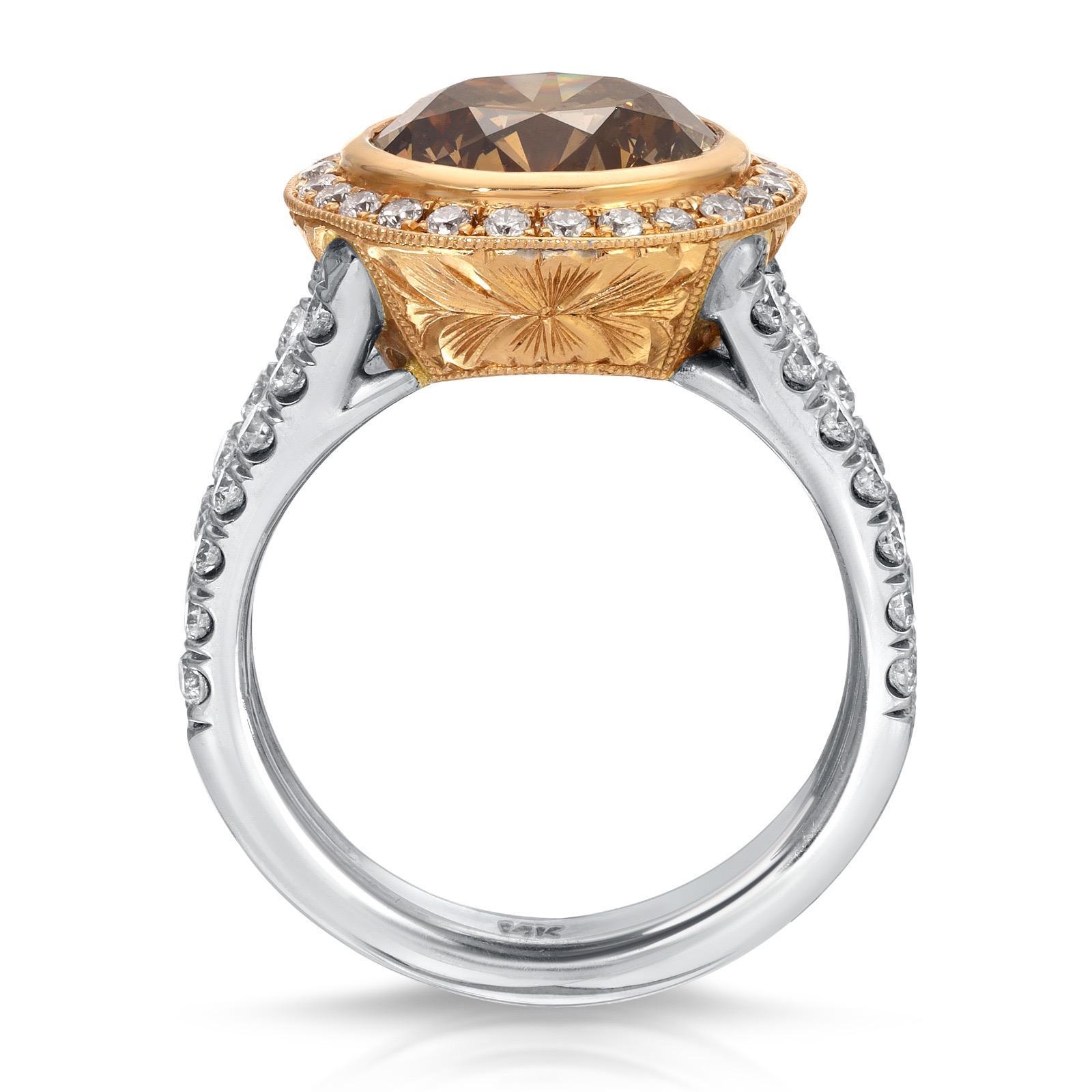 Art Deco 4.02 Carat Round Natural Champagne Halo Diamond Engagement Ring 18K Gold For Sale