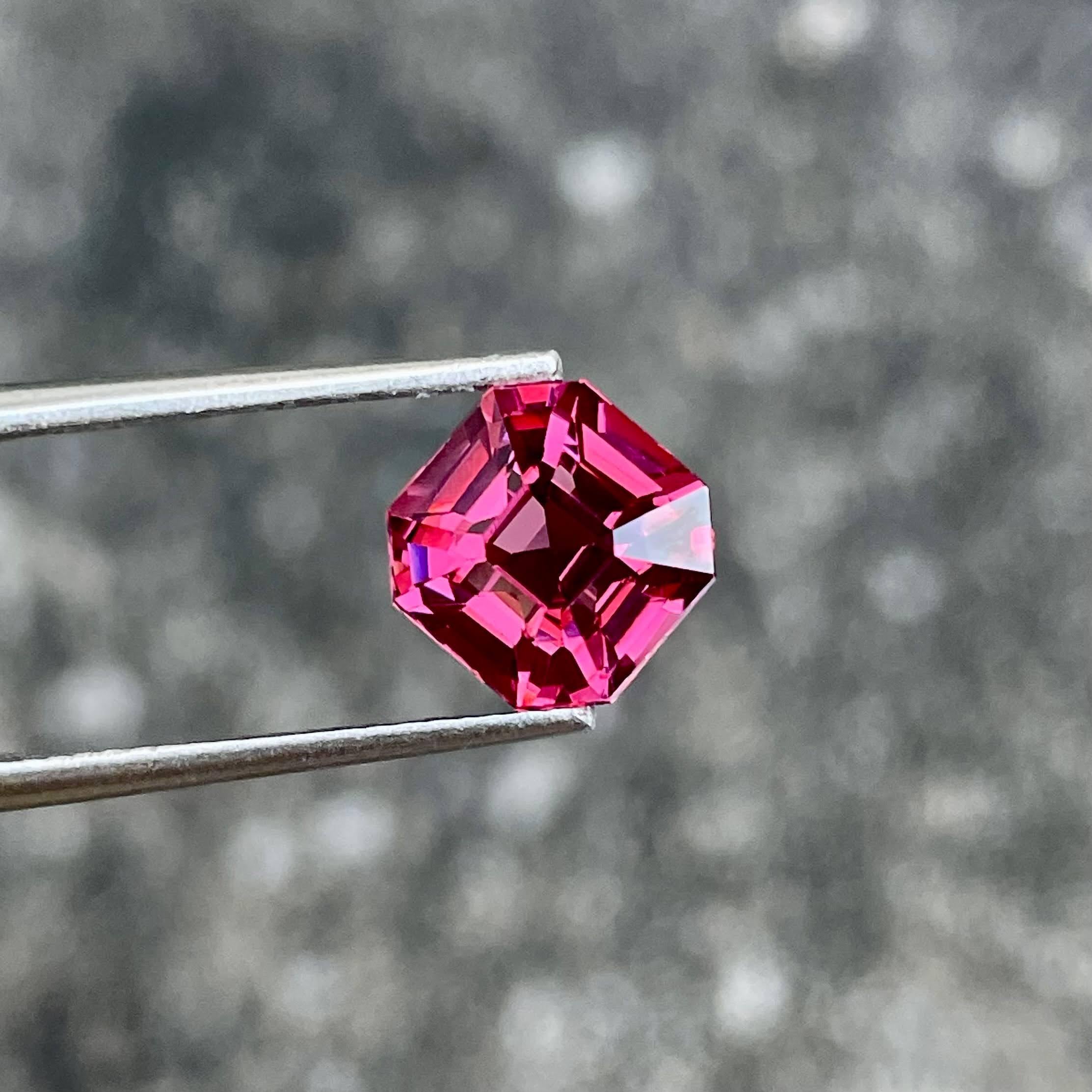 Weight 4.02 carats 
Dimensions 8.5x8.5x6.25 mm
Treatment none 
Origin Africa 
Clarity VVS 
Shape Octagon 
Cut Asscher 



This stunning 4.02 carat Pinkish Red Garnet is a remarkable gem of natural origin, sourced from the rich mines of Africa.