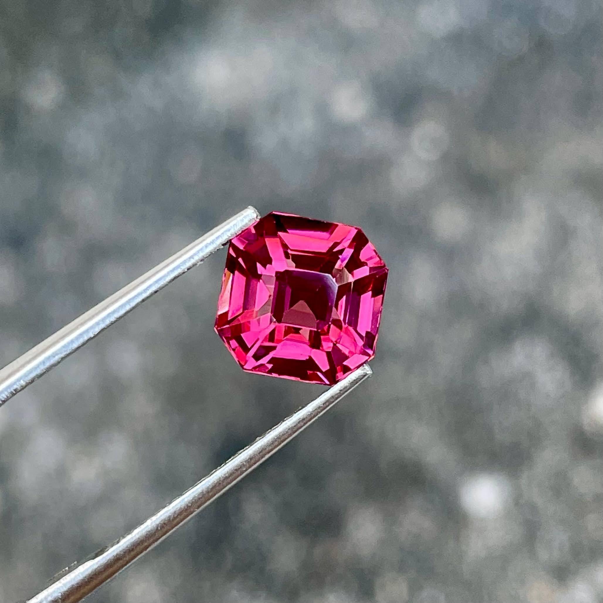 Women's or Men's 4.02 carats Pinkish Red Garnet Asscher Cut Natural African Gemstone For Sale