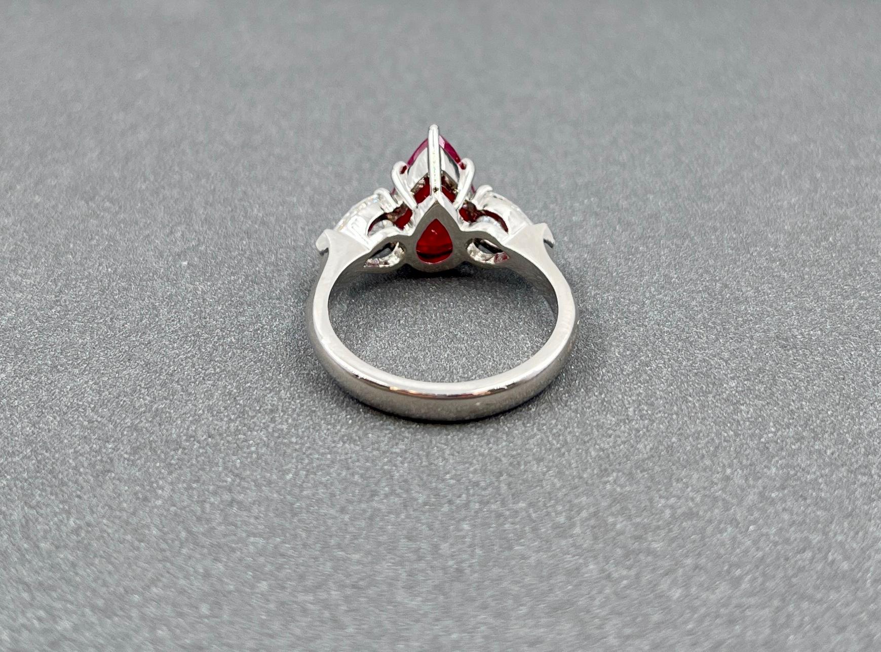 4,02 Karat GIA-zertifizierter natürlicher Rubin & GIA-zertifizierter Diamantring im Zustand „Neu“ im Angebot in Chicago, IL