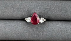 Anello con rubino naturale certificato GIA da 4,02 carati e diamante certificato GIA