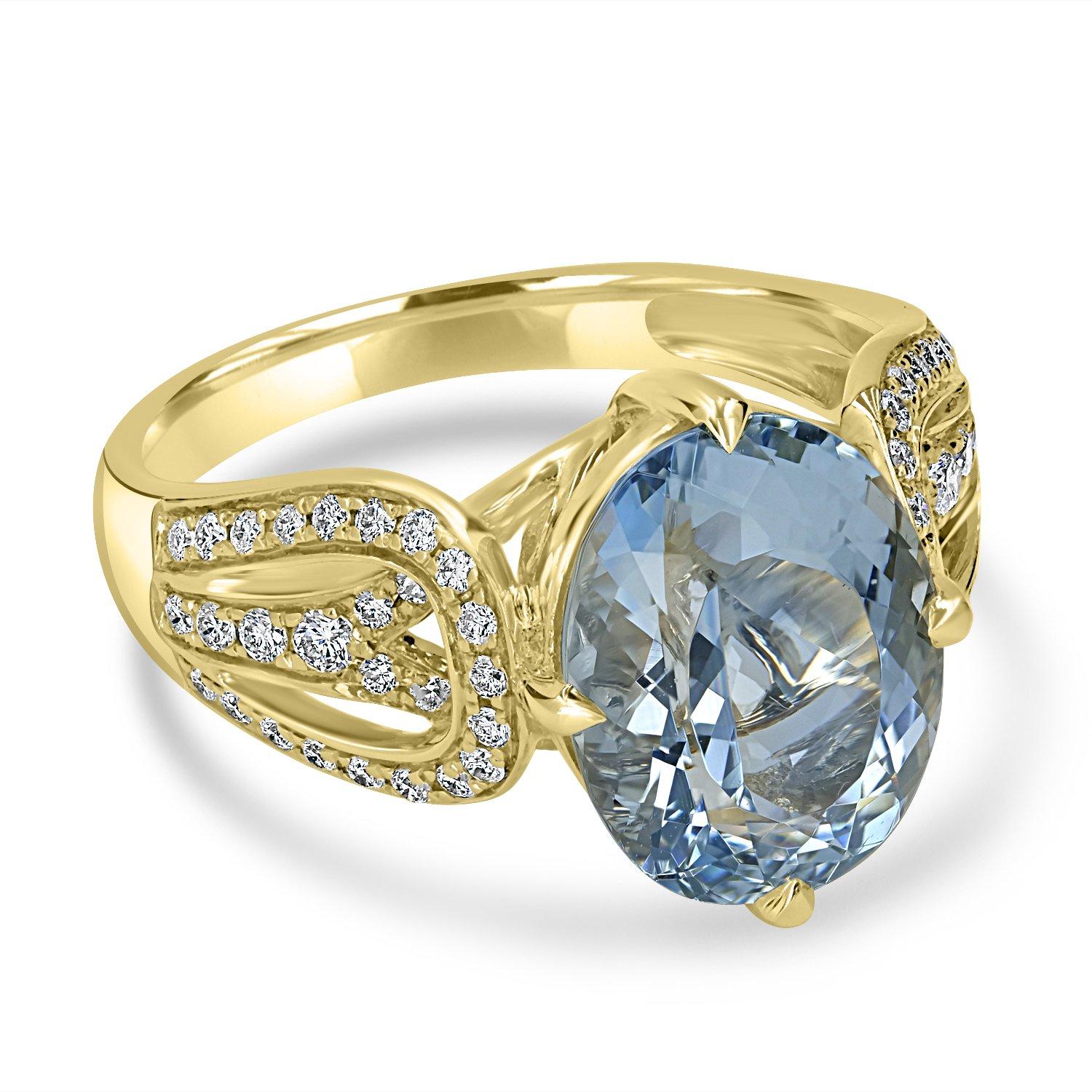 4.02ct Aquamarine Ring with 0.3Tct Diamonds Set in 14K Yellow Gold In New Condition For Sale In New York, NY