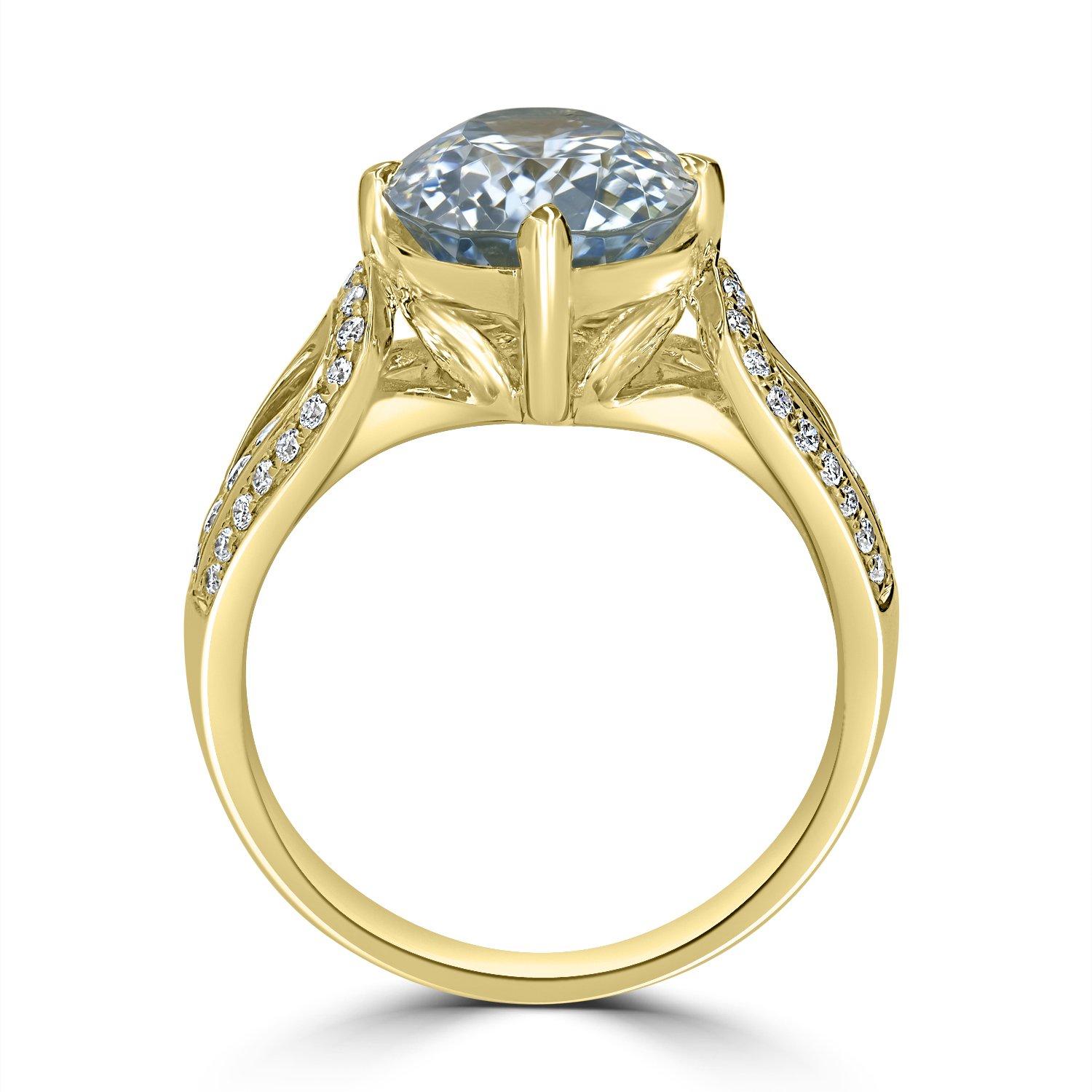 4.02ct Aquamarine Ring with 0.3Tct Diamonds Set in 14K Yellow Gold For Sale 1