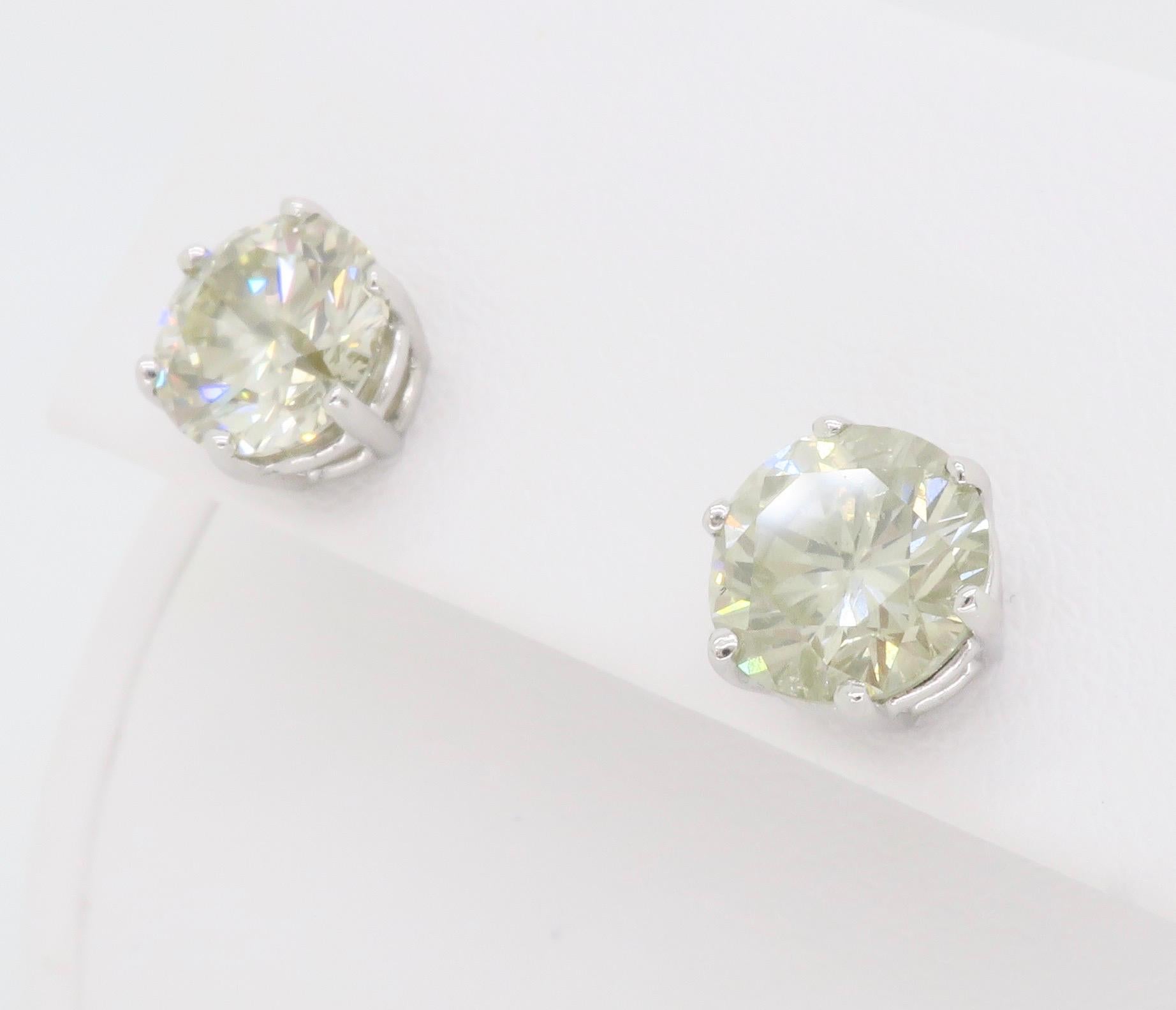 4.02ctw Diamond Stud Earrings in Classic Six Prong Baskets In Excellent Condition In Webster, NY