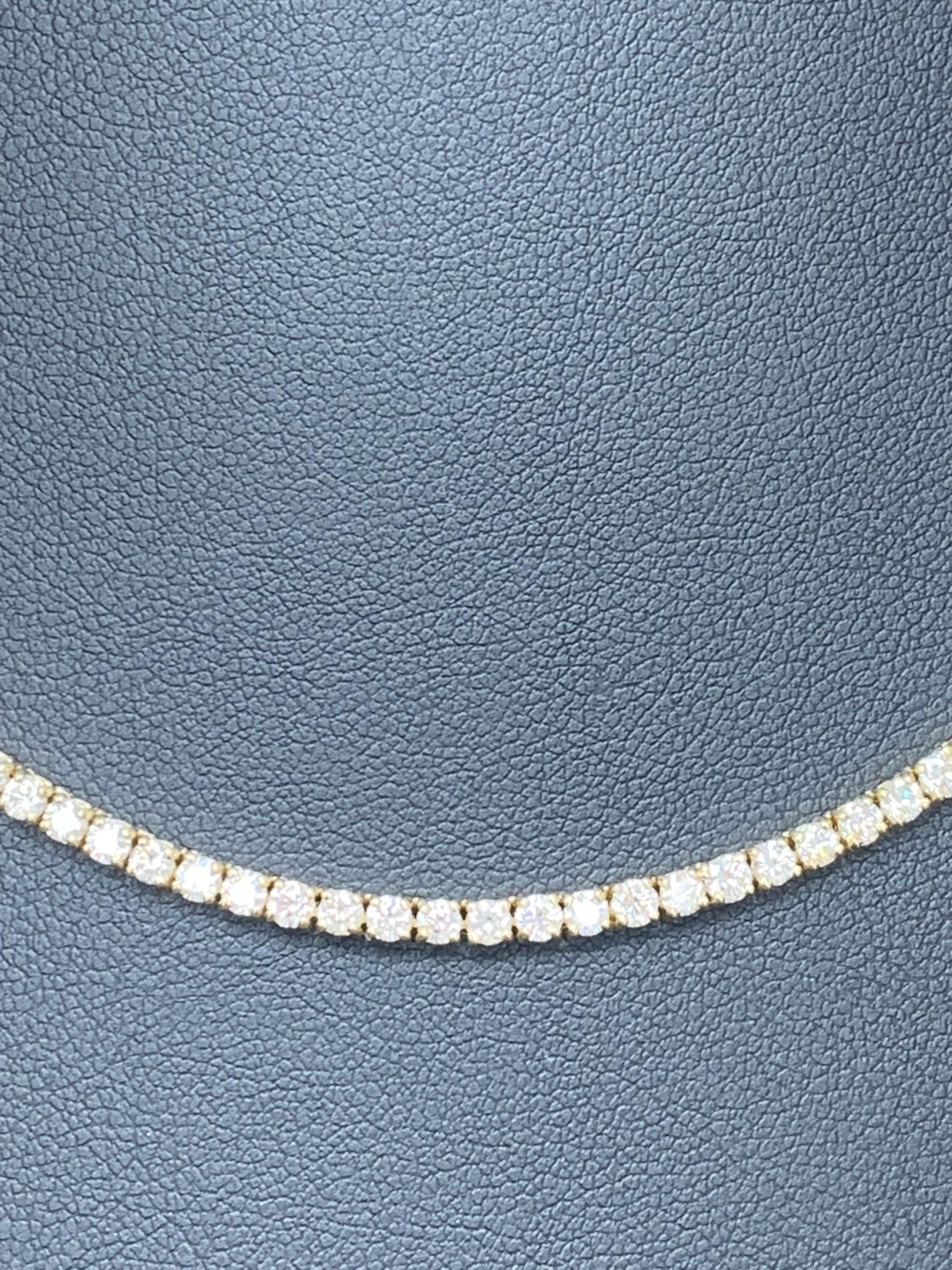 Modern 4.03 Carat Brilliant Round Cut Diamond Tennis Necklace in 14K Yellow Gold For Sale