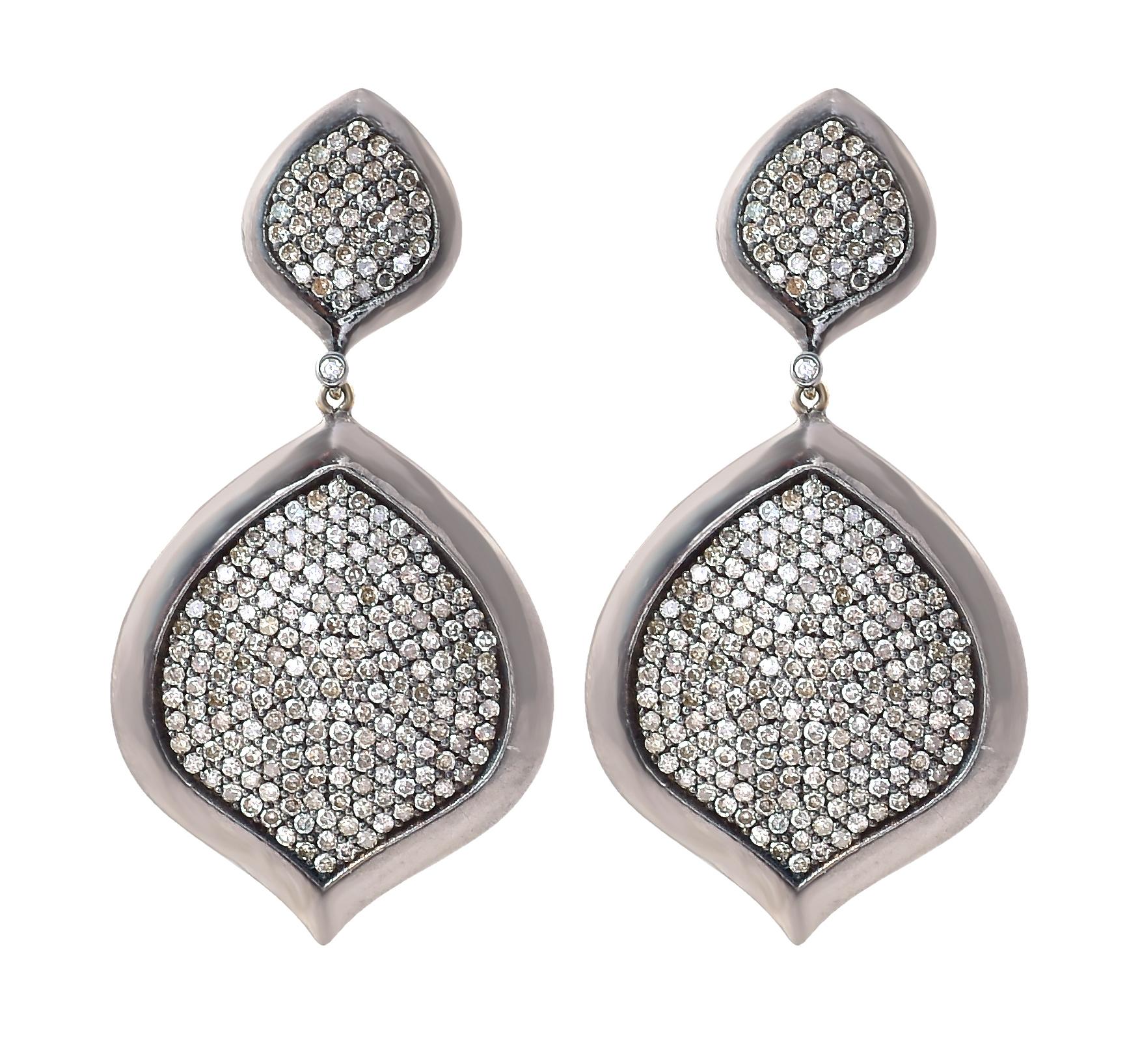 Round Cut 4.03 Carat Diamond Drop Earrings For Sale
