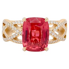 Bague tressée en or jaune 18 carats avec spinelle rouge acajou de 4,03 carats et diamants