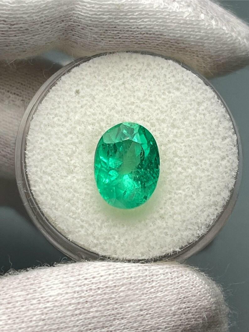 Modern 4.03 Carat Pure Green Colombian Emerald Oval Cut - May Birthstone Gem For Sale