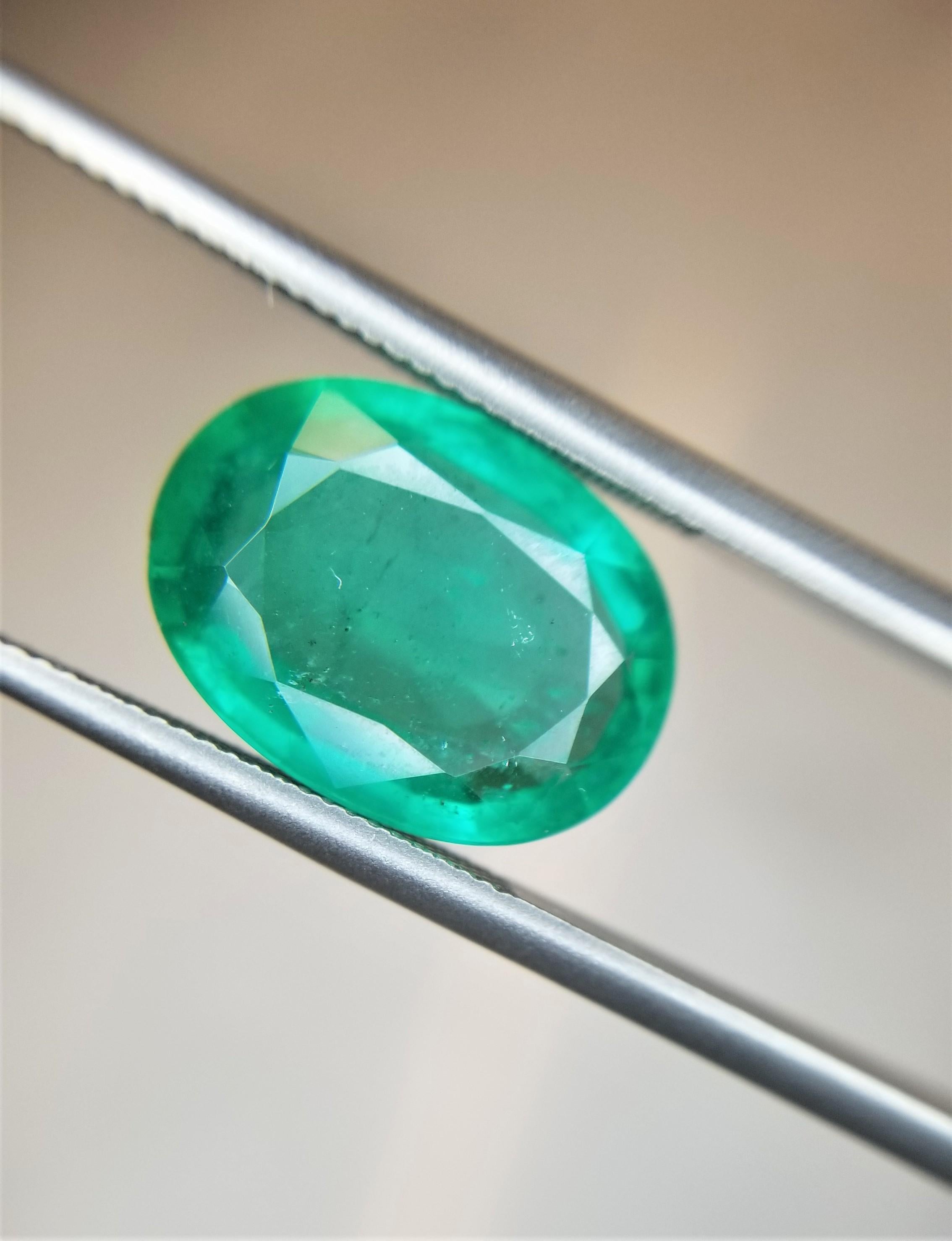 4.03 Karat Gewicht Oval geformt grüne Farbe IGITL zertifiziert Smaragd Edelstein Anhänger (Zeitgenössisch) im Angebot