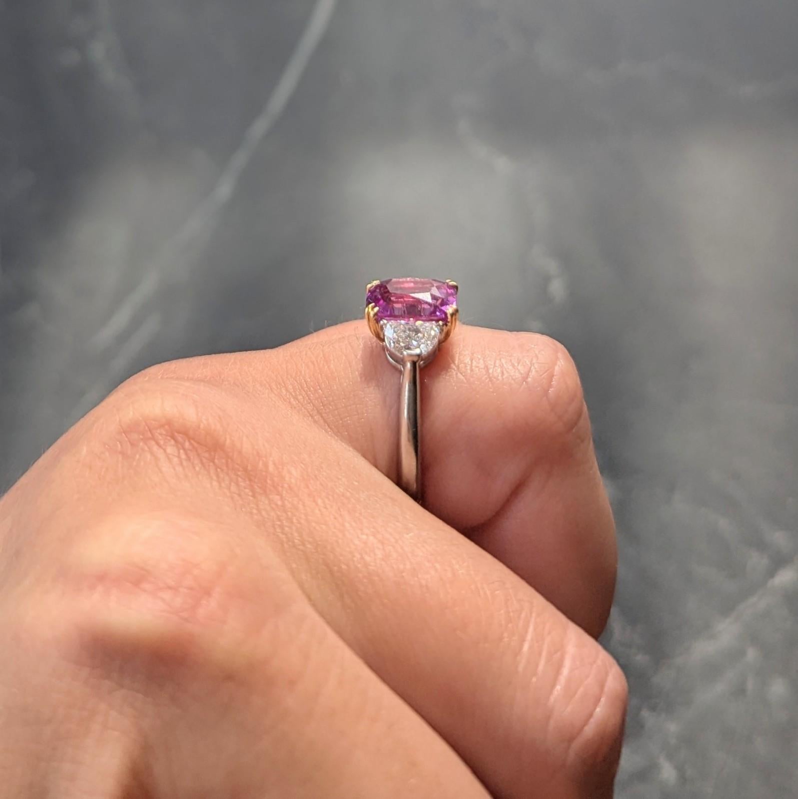 4.03 CTW No Heat Pink Diamond Platinum 18K Gold Three Stone Ring (bague à trois pierres en or) en vente 7