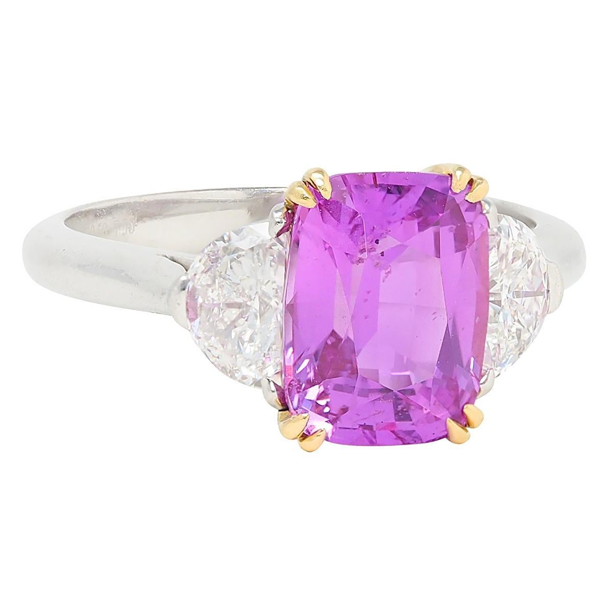 Contemporain 4.03 CTW No Heat Pink Diamond Platinum 18K Gold Three Stone Ring (bague à trois pierres en or) en vente