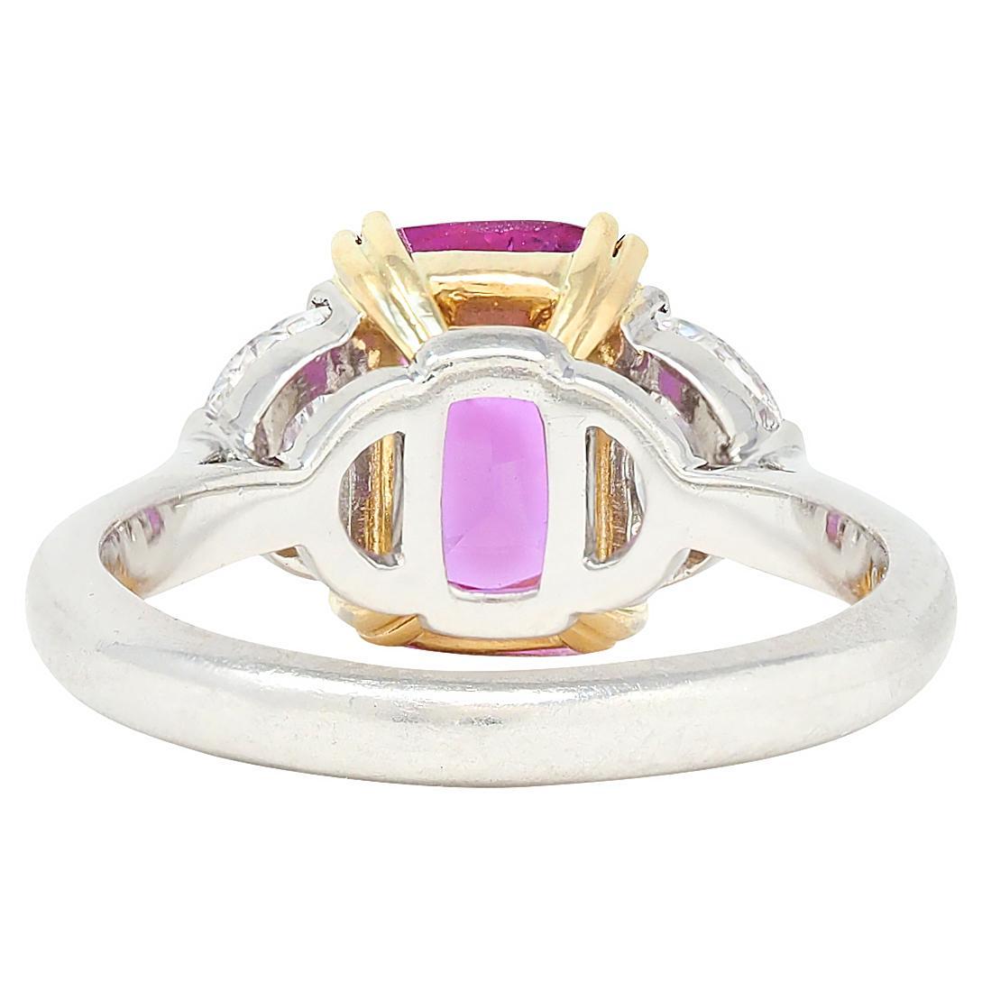 4.03 CTW No Heat Pink Diamond Platinum 18K Gold Three Stone Ring (bague à trois pierres en or) Excellent état - En vente à Philadelphia, PA