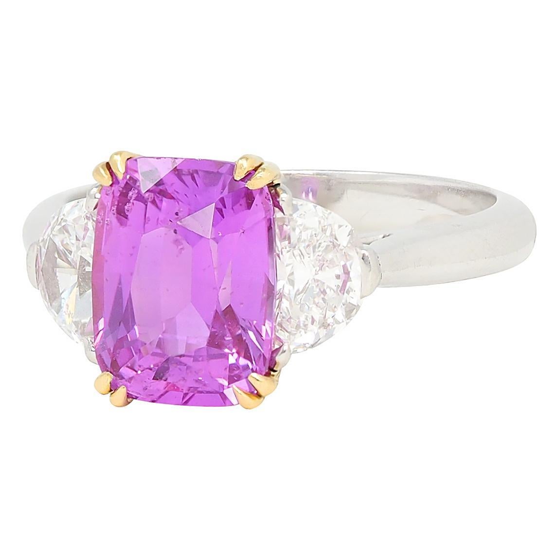 4.03 CTW No Heat Pink Diamond Platinum 18K Gold Three Stone Ring (bague à trois pierres en or) en vente 1