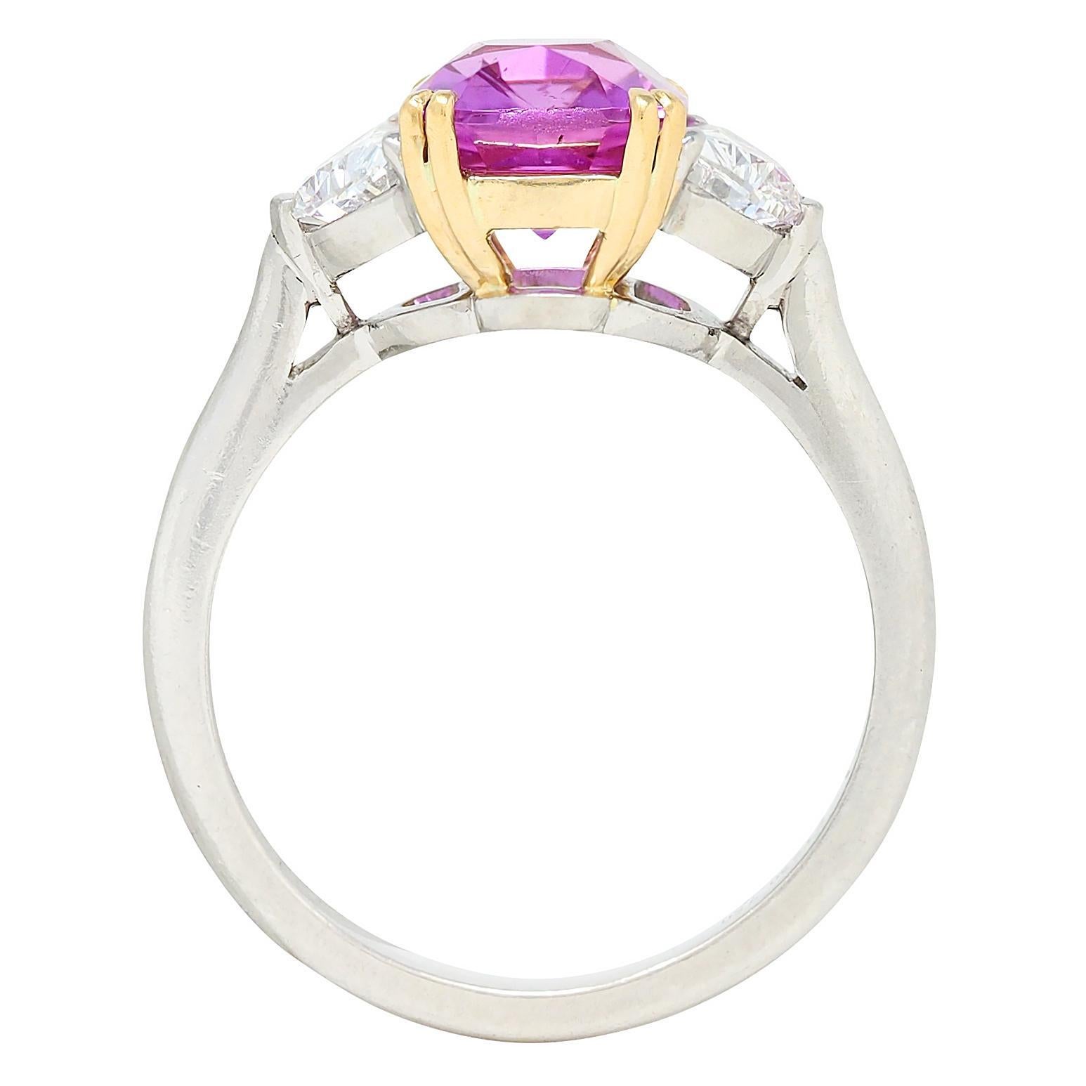 4.03 CTW No Heat Pink Diamond Platinum 18K Gold Three Stone Ring (bague à trois pierres en or) en vente 2
