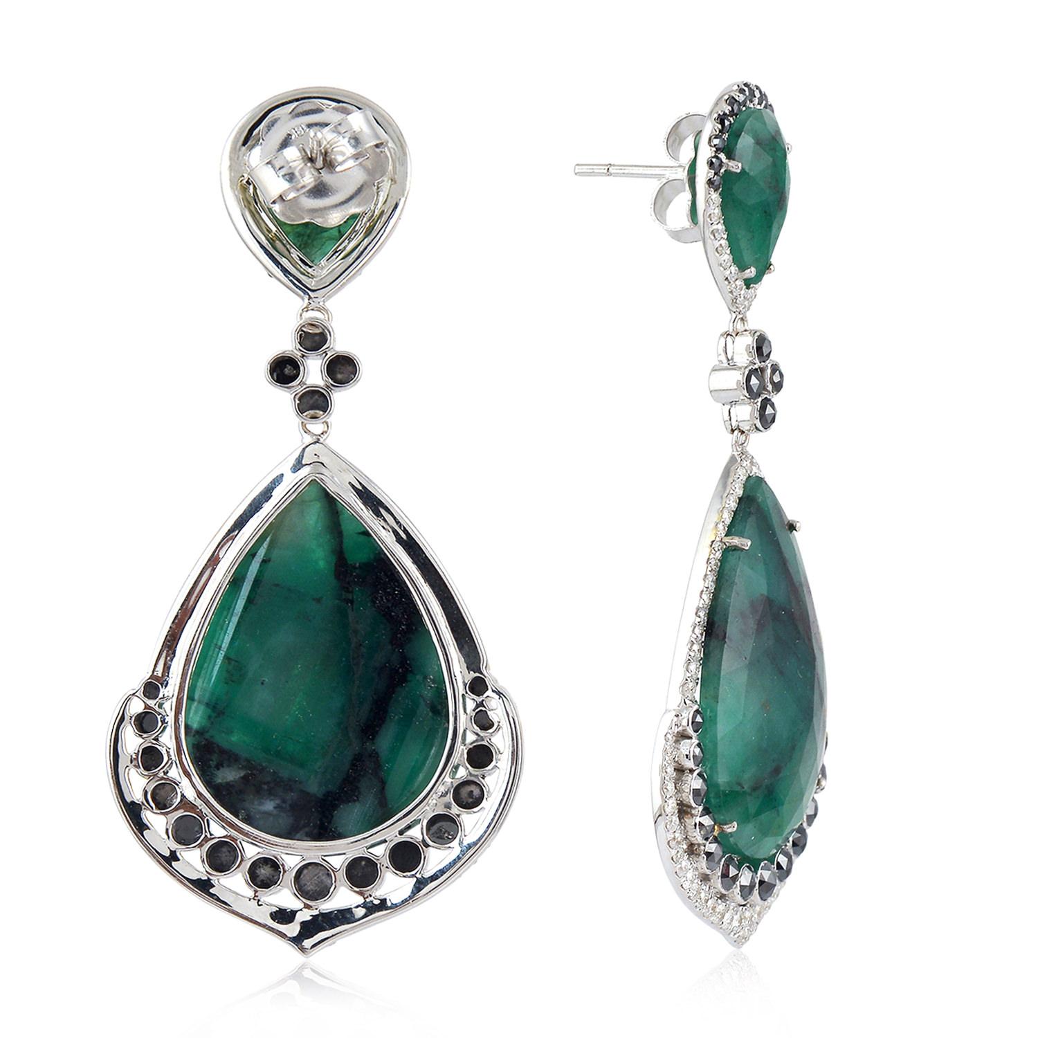 Contemporary 40.4 Carat Emerald Diamond 18 Karat Gold Earrings For Sale