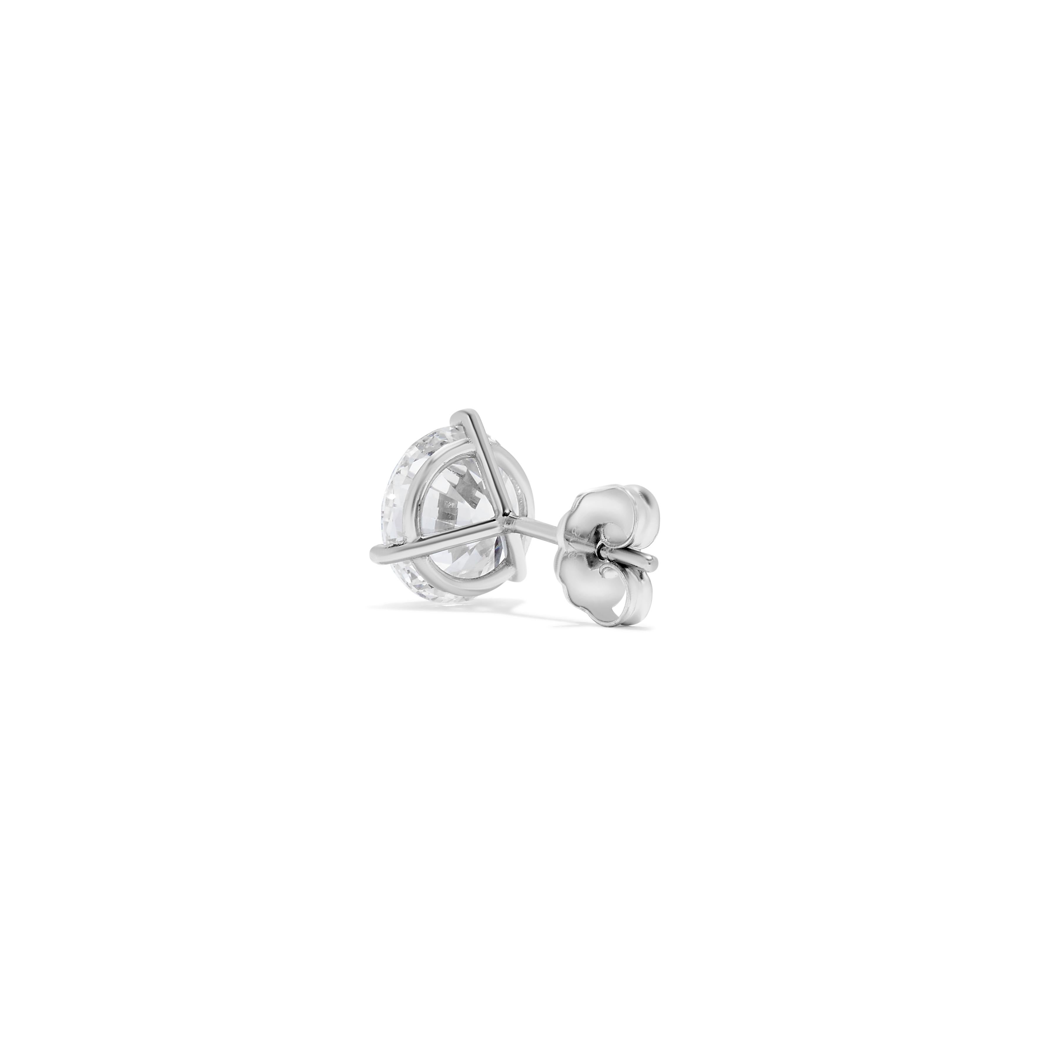 4.04 Carat GIA Certified Diamond Stud Earrings In New Condition For Sale In New York, NY