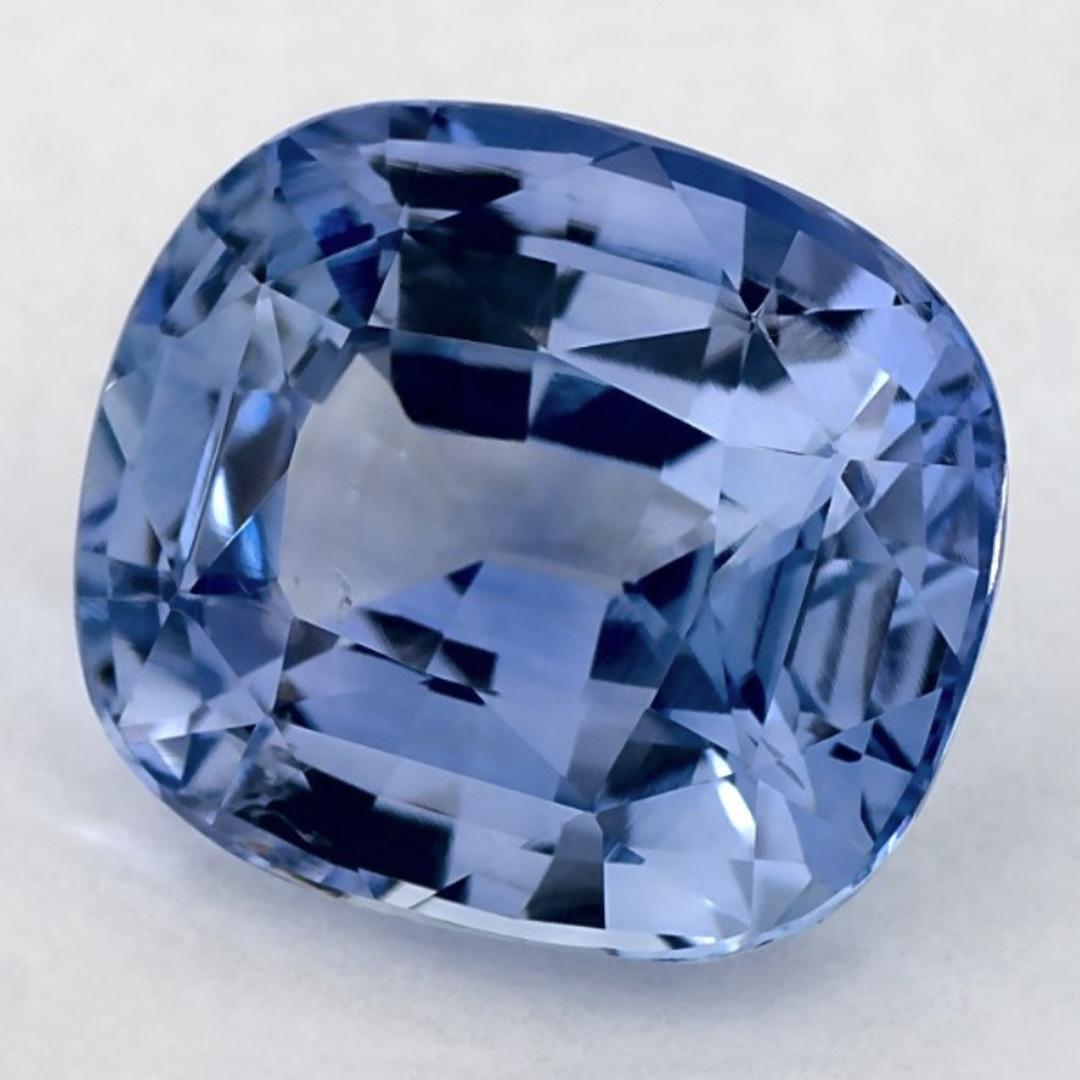 This natural Blue sapphire offers elegance and sophistication. With its rich color saturation and precise cutting, it is the perfect centerpiece for an engagement ring or luxury jewelry design.

This sapphire originates from Sri Lanka (Ceylon),