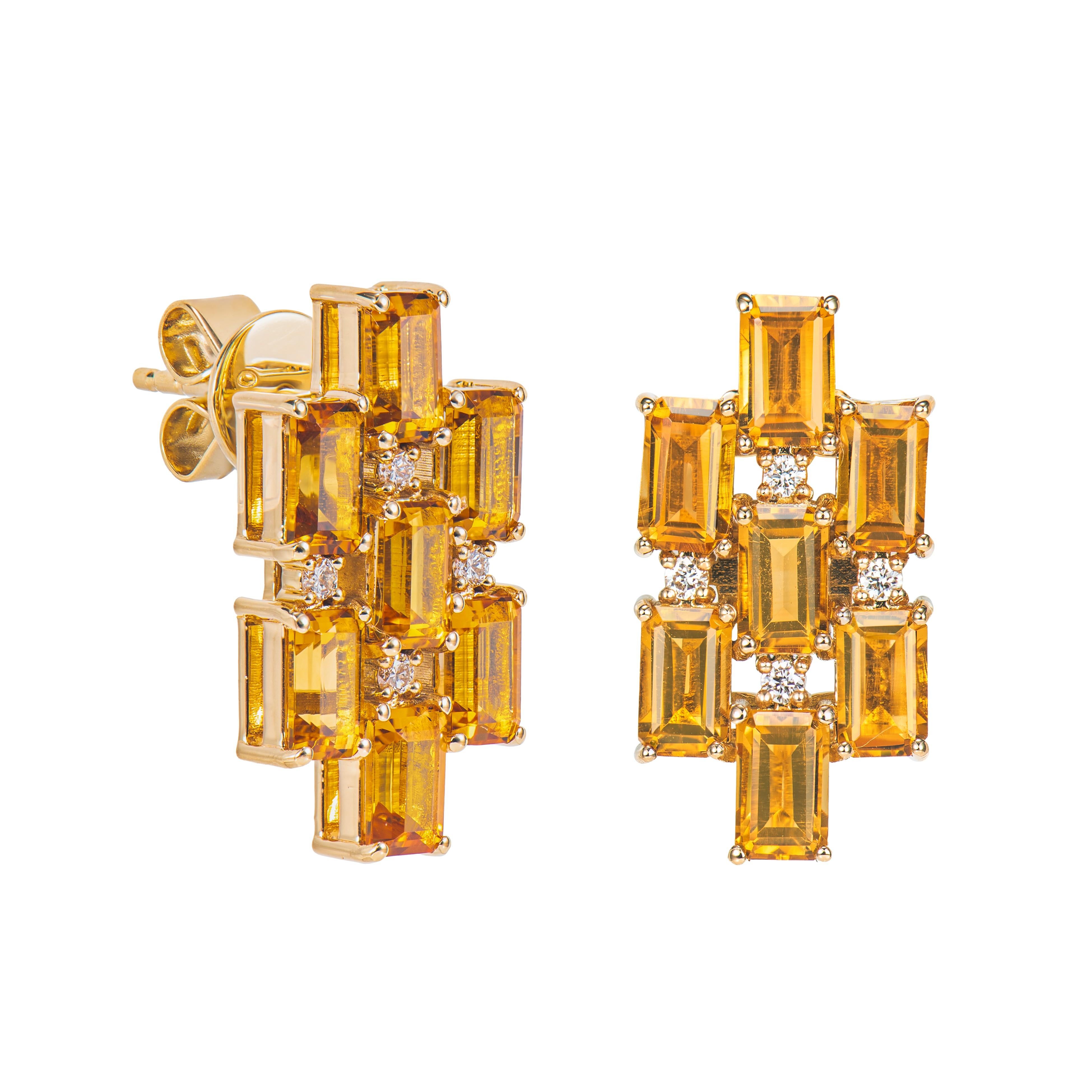 It is a fancy citrine earring in an octagon shape. This earring made of precious stone has a timeless, exquisite appeal that can be worn on a variety of occasions. Materials such as amethyst, citrine, and rhodolite are suitable. One of these is a