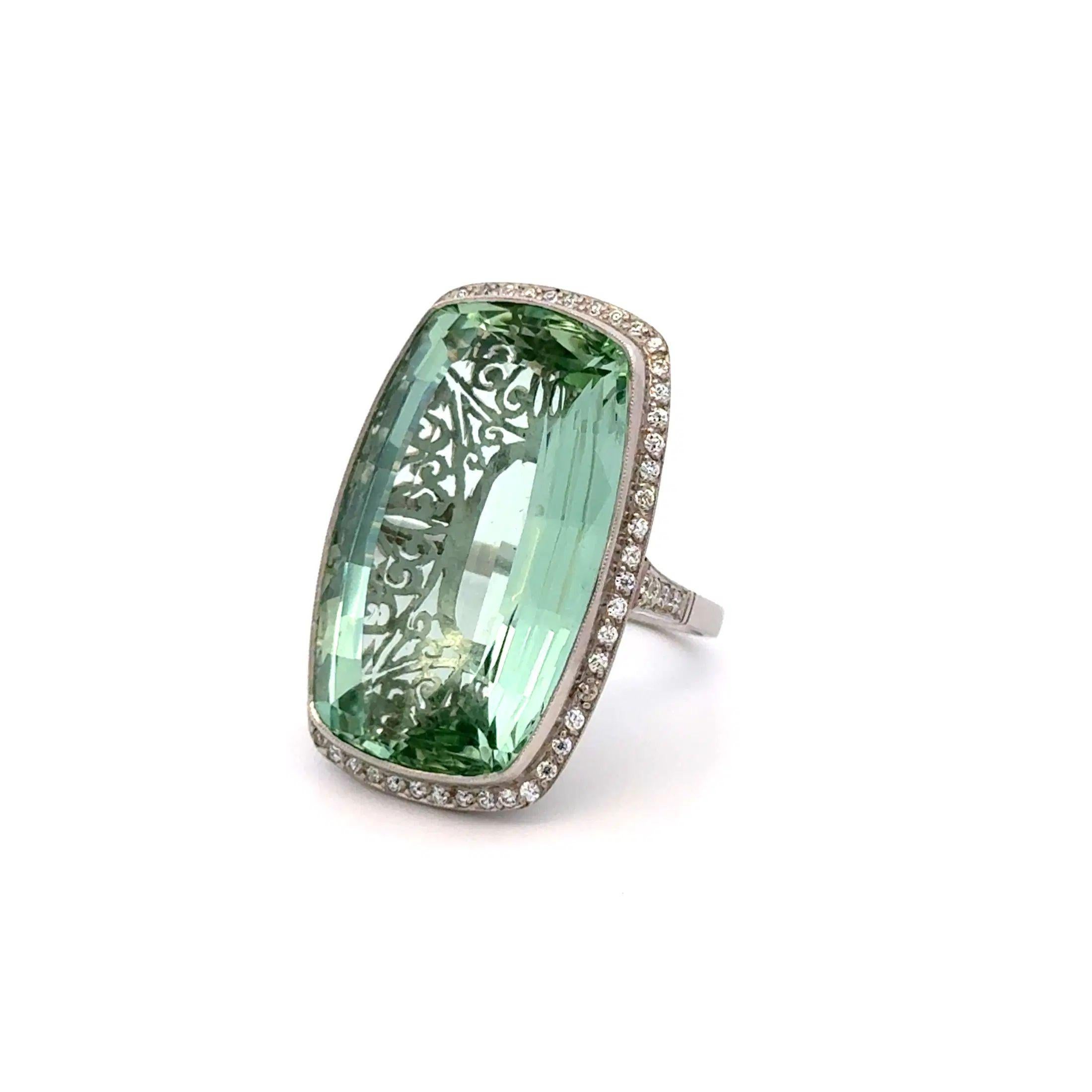 40.42 Carat Rectangular Cushion Green Aquamarine and OEC Diamond Platinum Ring Pour femmes en vente