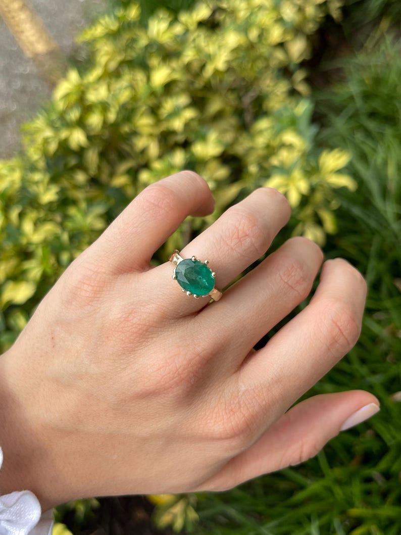 Modern 4.04ct 14K Organic Oval Cut Emerald Solitaire Ring Dark Green Gold Nugget For Sale