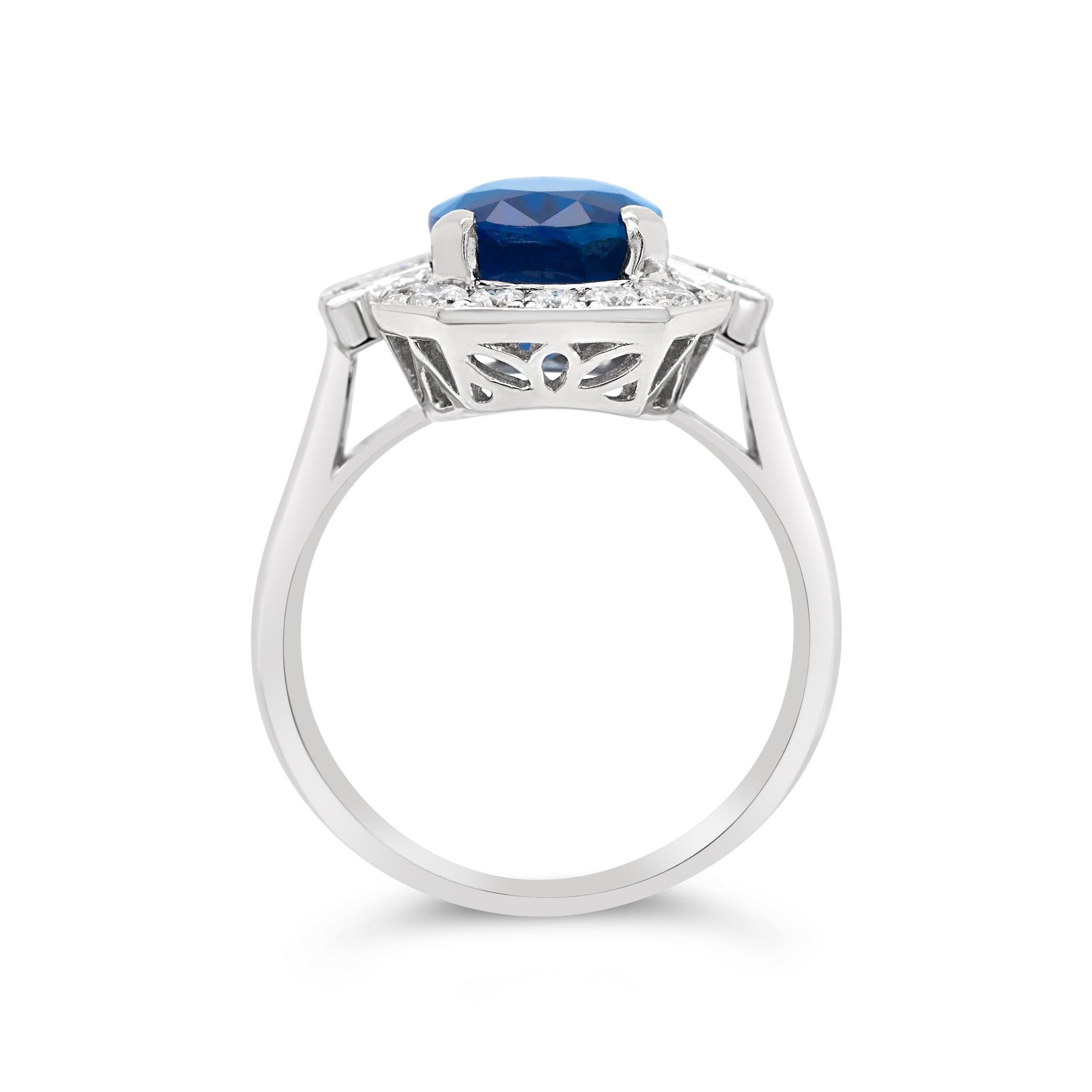 4.04ct Certified Oval Royal Blue Sapphire & 0.45ct Diamond 18ct White Gold Ring In New Condition For Sale In Southampton, GB