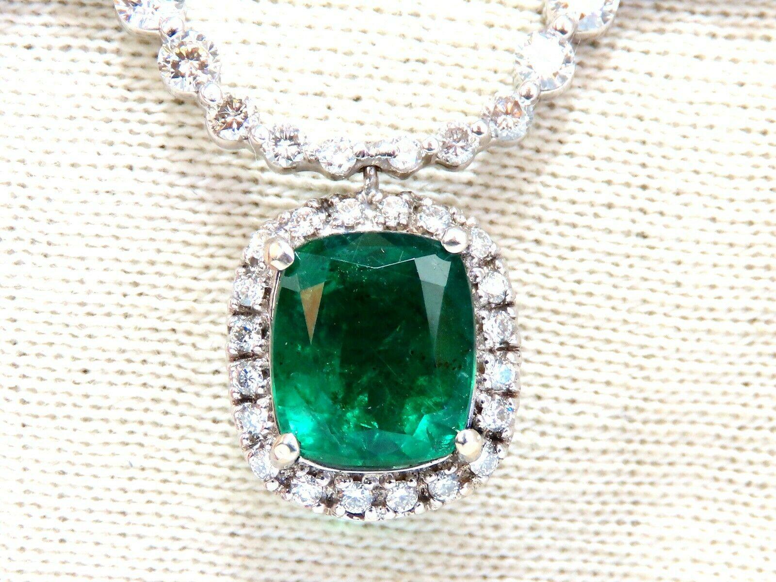 4,04 Karat natürliche Smaragd-Diamanten-Halskette 14 Karat baumelnd (Smaragdschliff) im Angebot