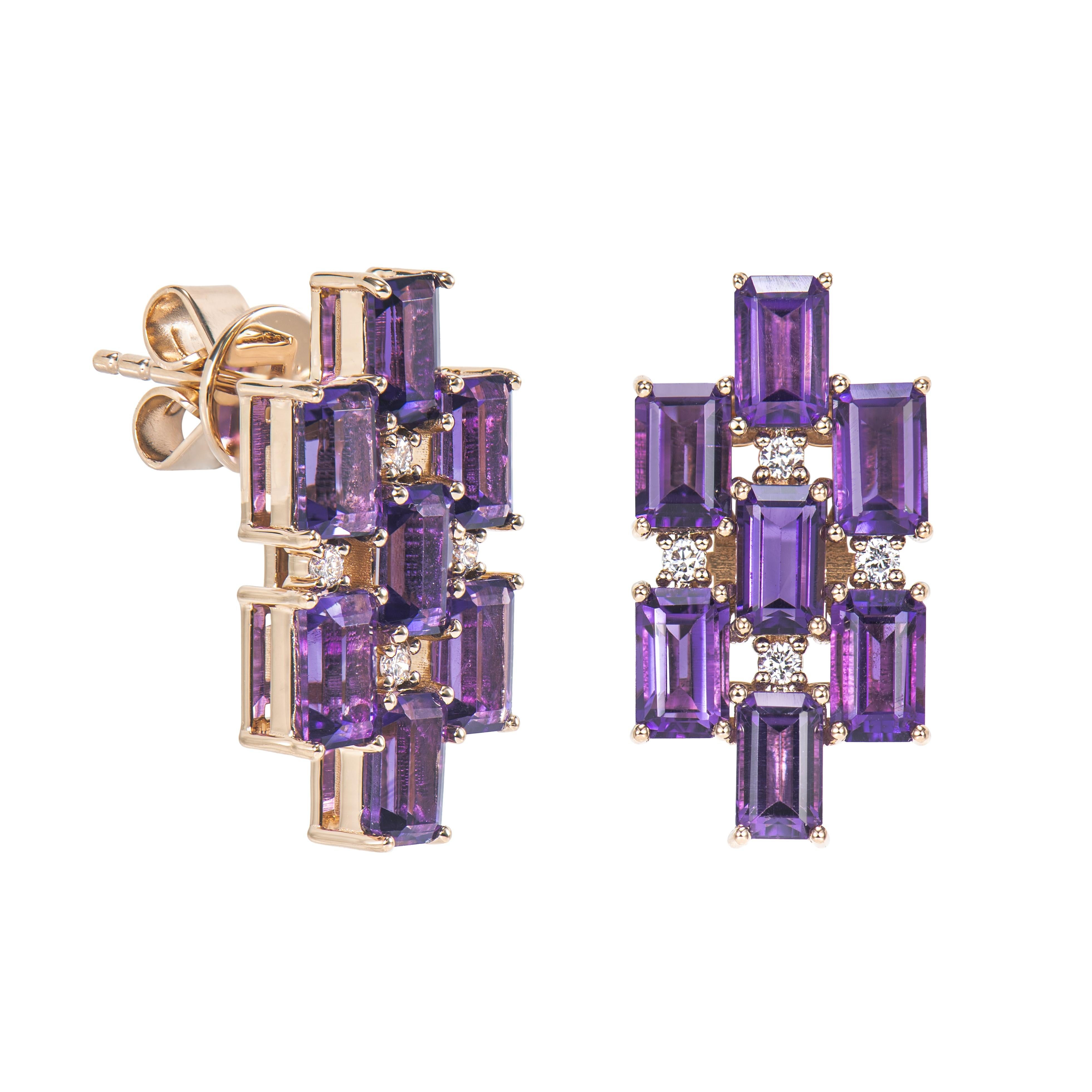 It is a fancy amethyst earring in an octagon shape. This earring made of precious stone has a timeless, exquisite appeal that can be worn on a variety of occasions. Materials such as amethyst, citrine, and rhodolite are suitable. One of these is a