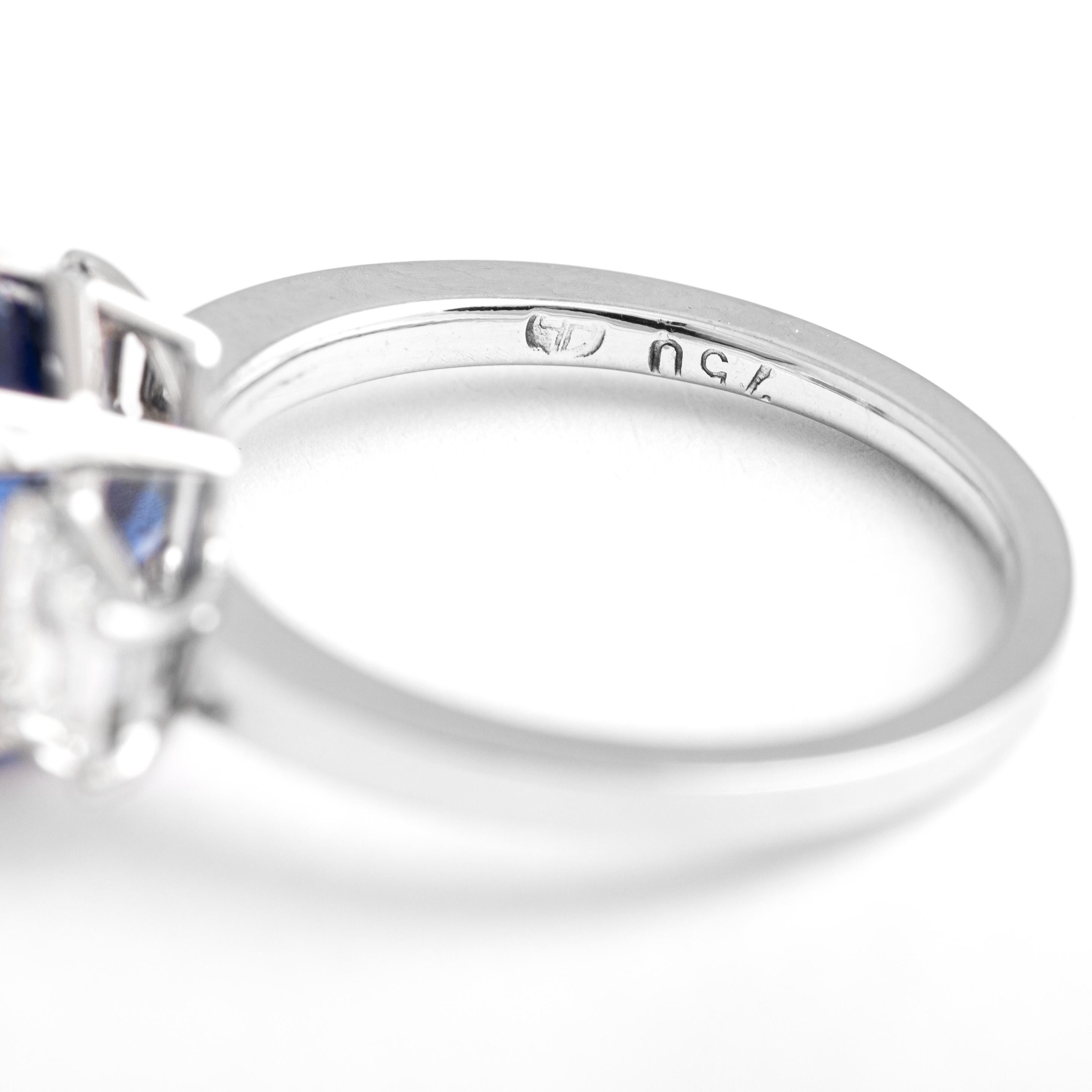4.05 Carat Blue Sapphire White Gold Ring For Sale 2