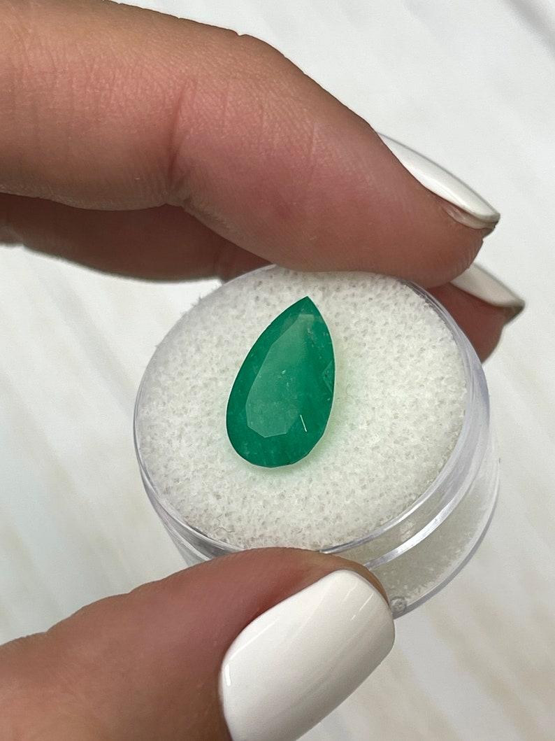Taille poire Émeraude colombienne verte forêt de 4,05 carats, taille poire, en forme de larme, libre May en vente