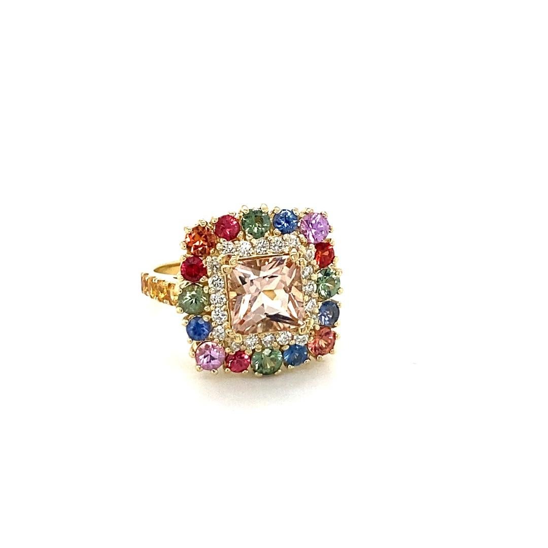 Taglio princess Anello da cocktail in oro giallo con diamante e zaffiro Morganite da 4,05 carati in vendita