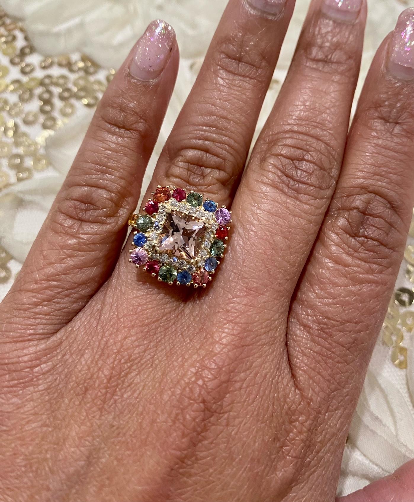 Anello da cocktail in oro giallo con diamante e zaffiro Morganite da 4,05 carati In condizioni Nuovo in vendita a Los Angeles, CA
