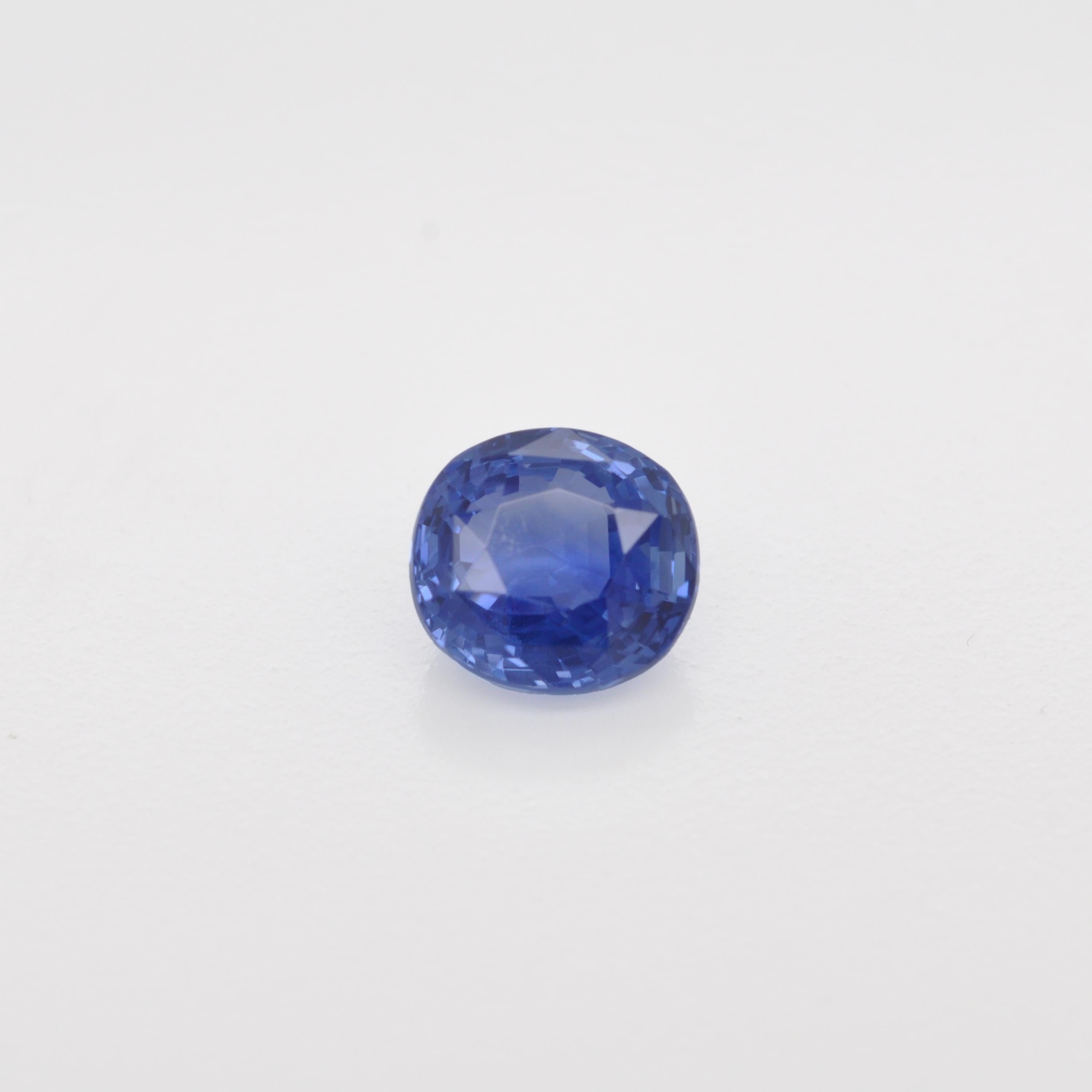 Contemporary 4.05 Carat Natural Ceylon Sri Lanka Blue Sapphire Oval Gemstone For Sale