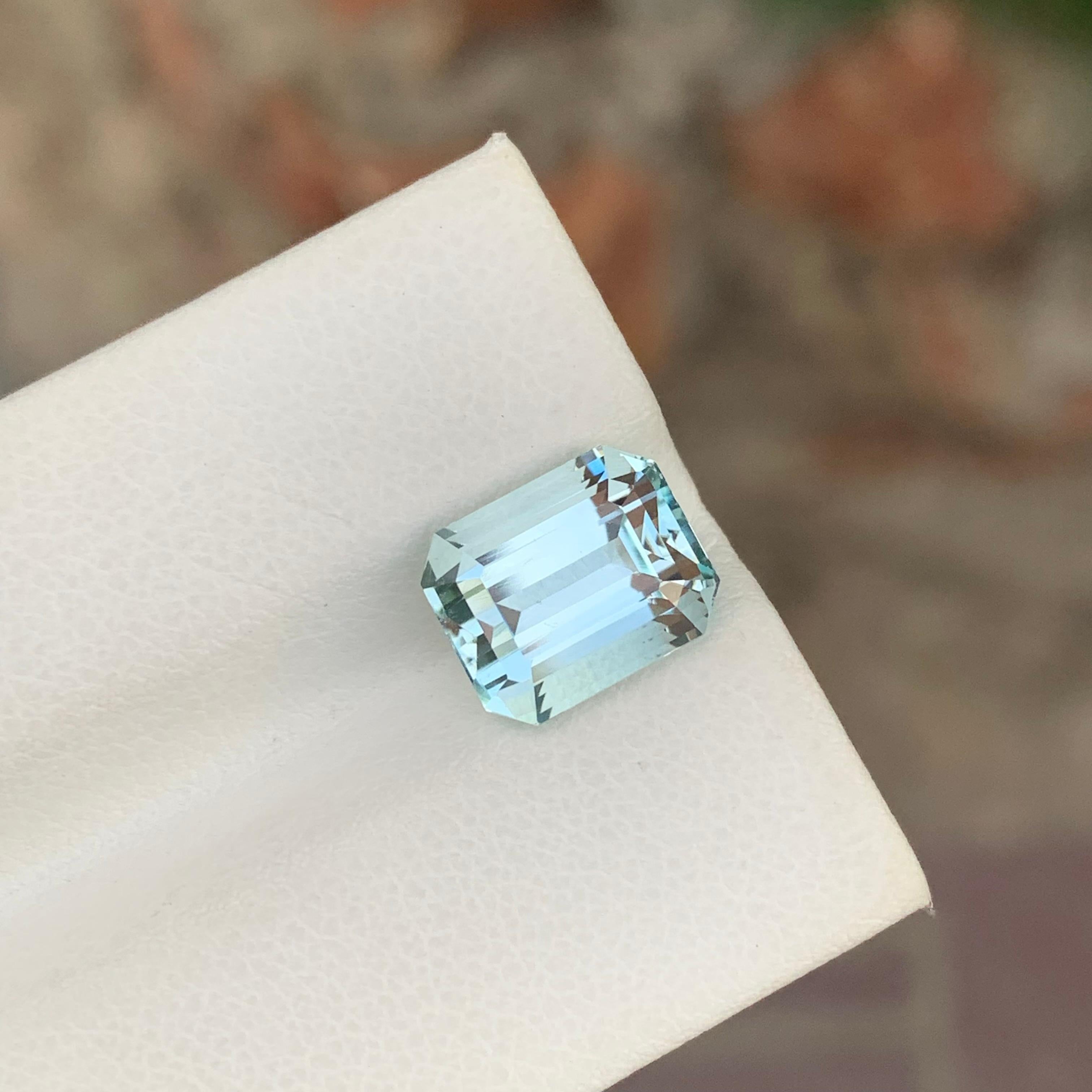 Lose Aquamarin
Gewicht: 4,05 Karat
Abmessung: 10.2 x 8.4 x 6.8 Mm
Farbe : Blassblau
Herkunft: Shigar-Tal, Pakistan
Behandlung: Nicht
Zertifikat : Auf Anfrage
Die Form: Smaragd

Der Aquamarin ist ein fesselnder Edelstein, der für seine bezaubernden