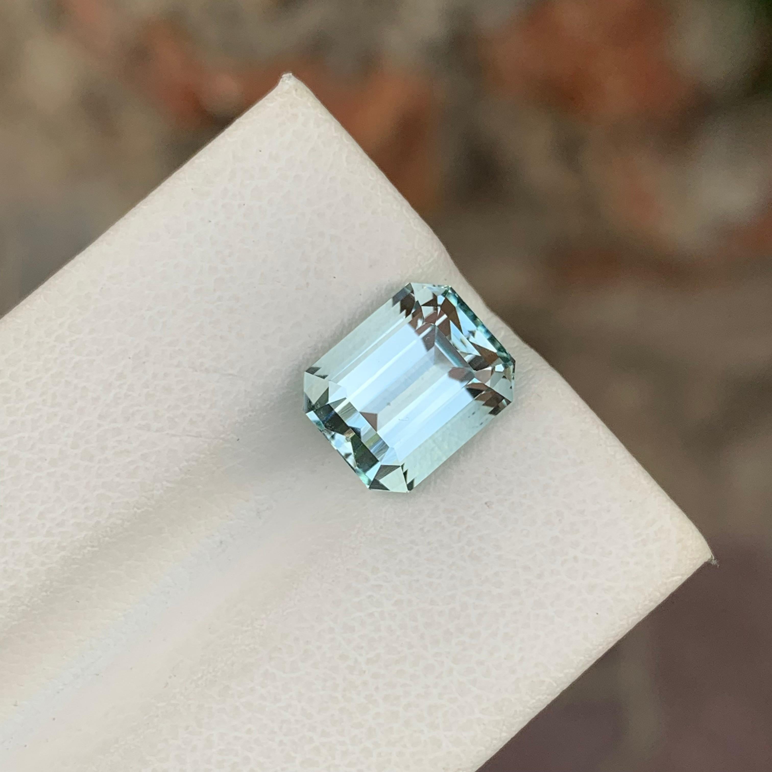 4.05 Karat Natürlicher Facettierter Aquamarin Smaragd Form Edelstein (Arts and Crafts)