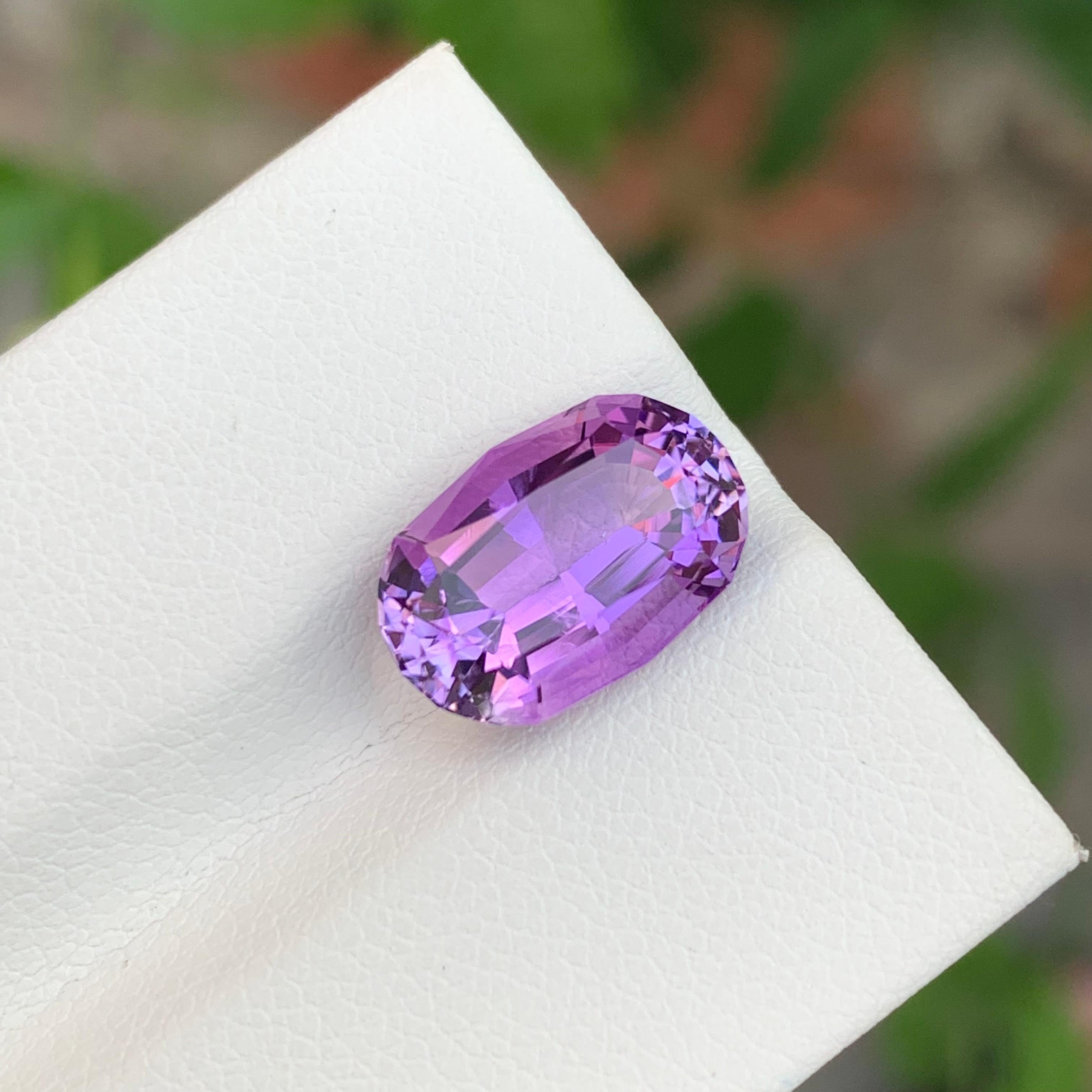 4,05 Karat natürlicher loser Amethyst in ovaler Form aus brasilianischem Minenstein in ovaler Form (Ovalschliff) im Angebot