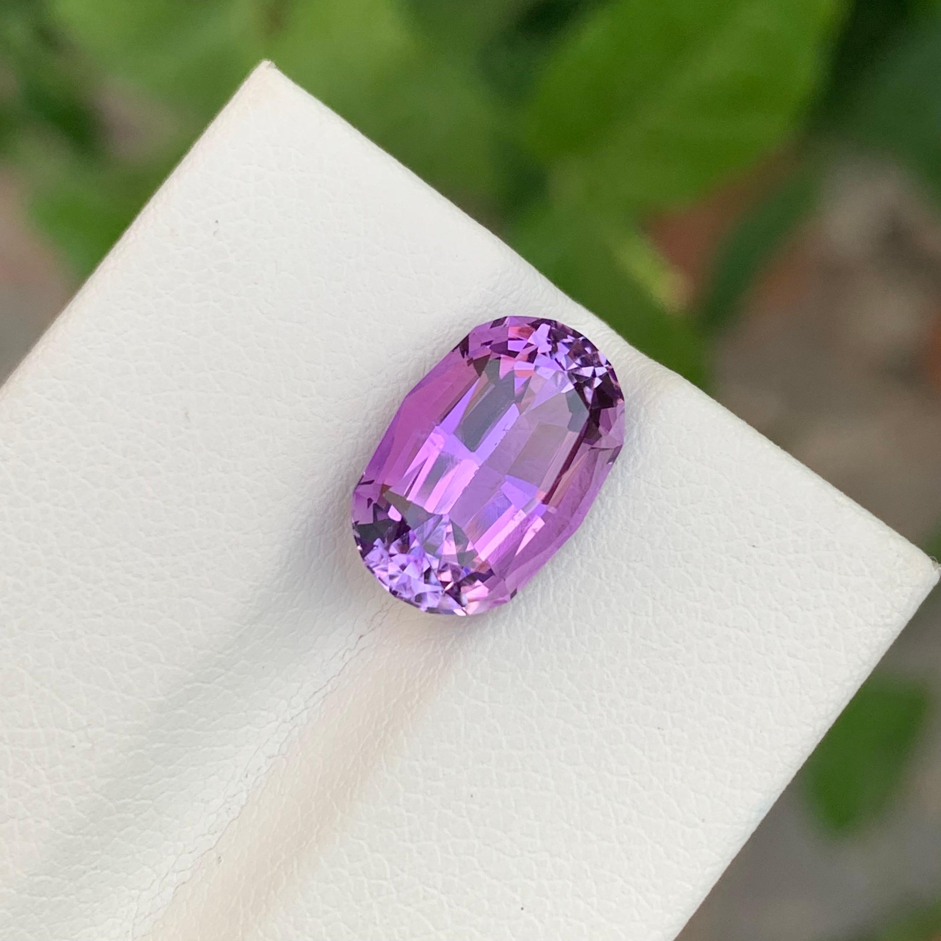 4,05 Karat natürlicher loser Amethyst in ovaler Form aus brasilianischem Minenstein in ovaler Form im Angebot 1