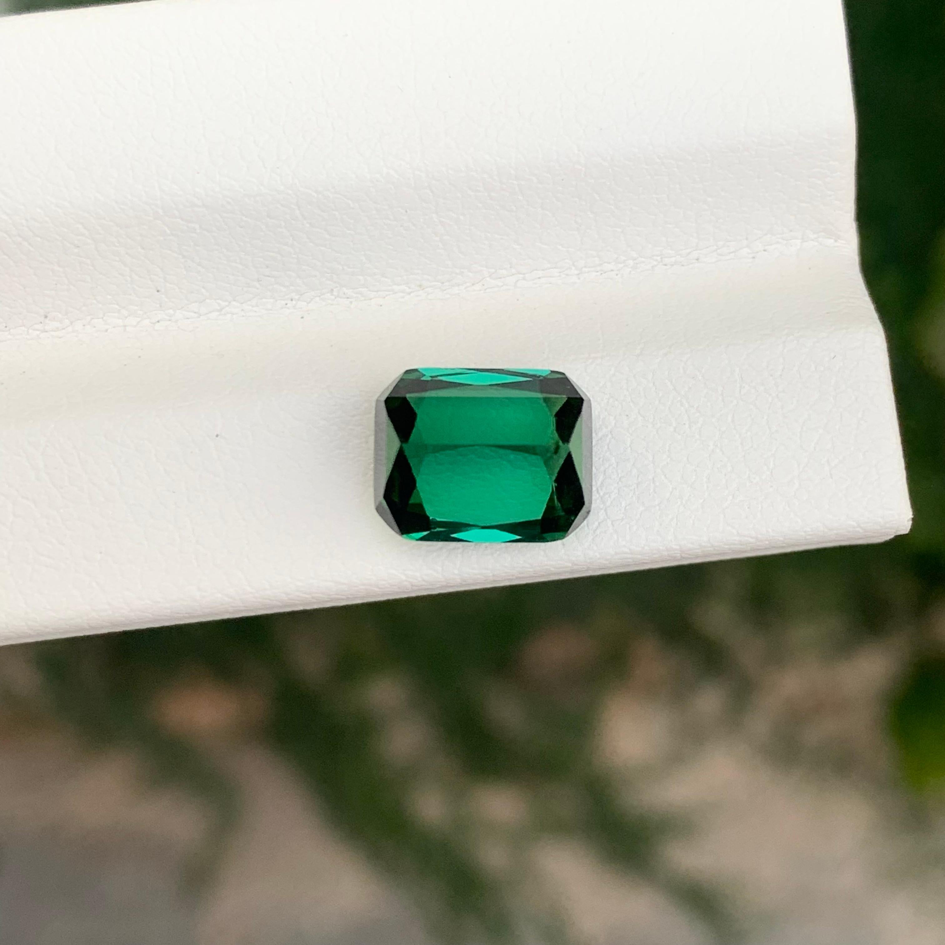 Gema natural suelta de turmalina verde azulada en forma de cojín de 4,05 quilates Artes y manualidades en venta
